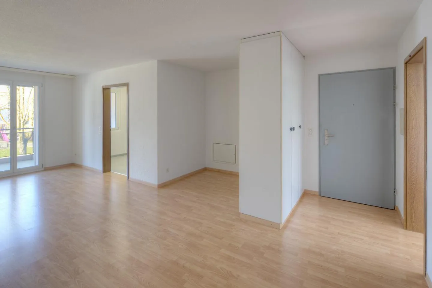 Live near the old town and train station! - Photo 2 of 9