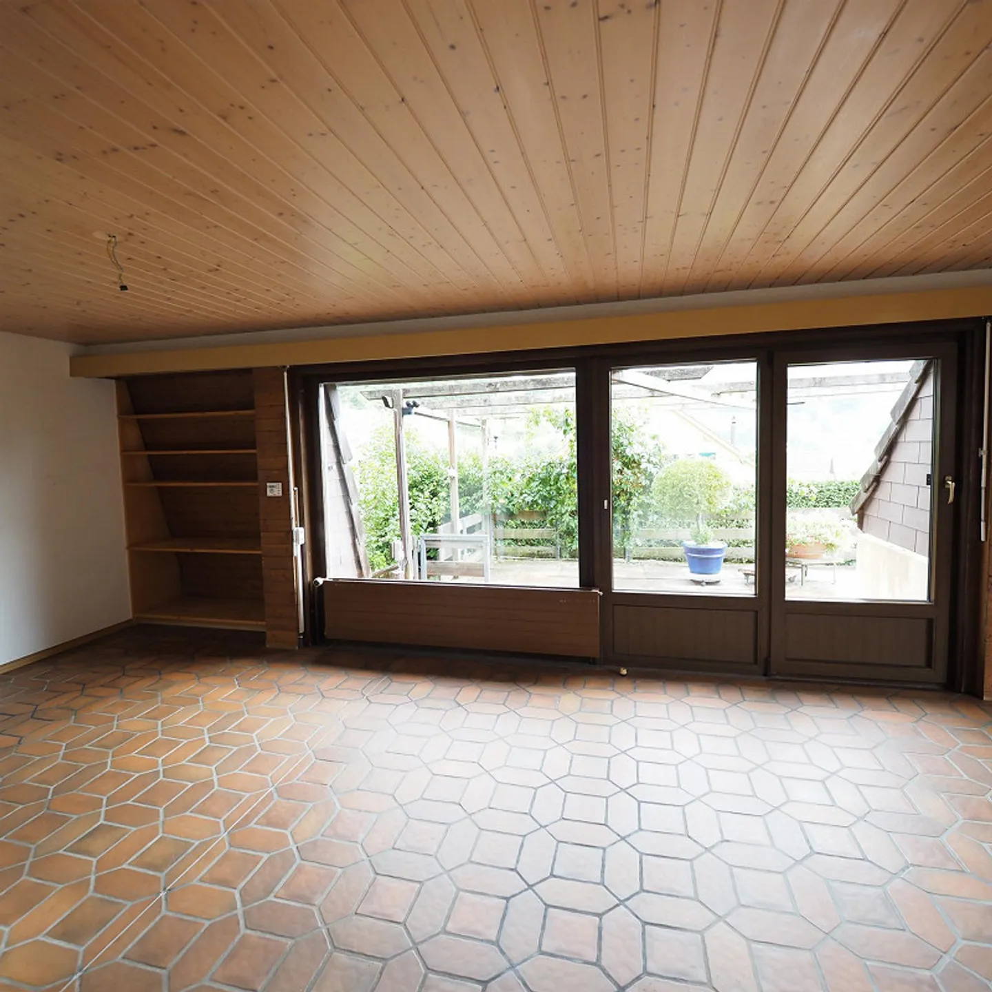 Casa unifamiliare di 4,5 stanze con potenziale per investitori individuali - Foto 3 di 16