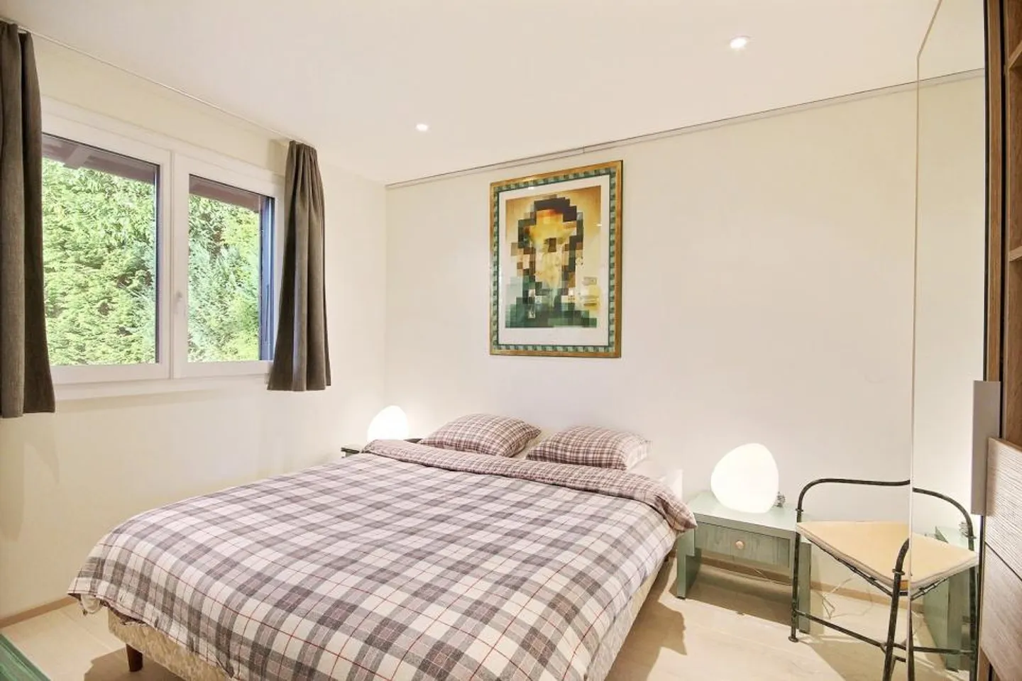 VISTA ESTERNA INSOLITA IN UNA ZONA RESIDENZIALE TRANQUILLA - Foto 13 di 13