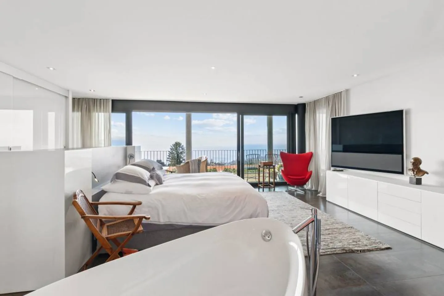 Un duplex en penthouse où chaque moment devient un privilège. - Photo 6 sur 13