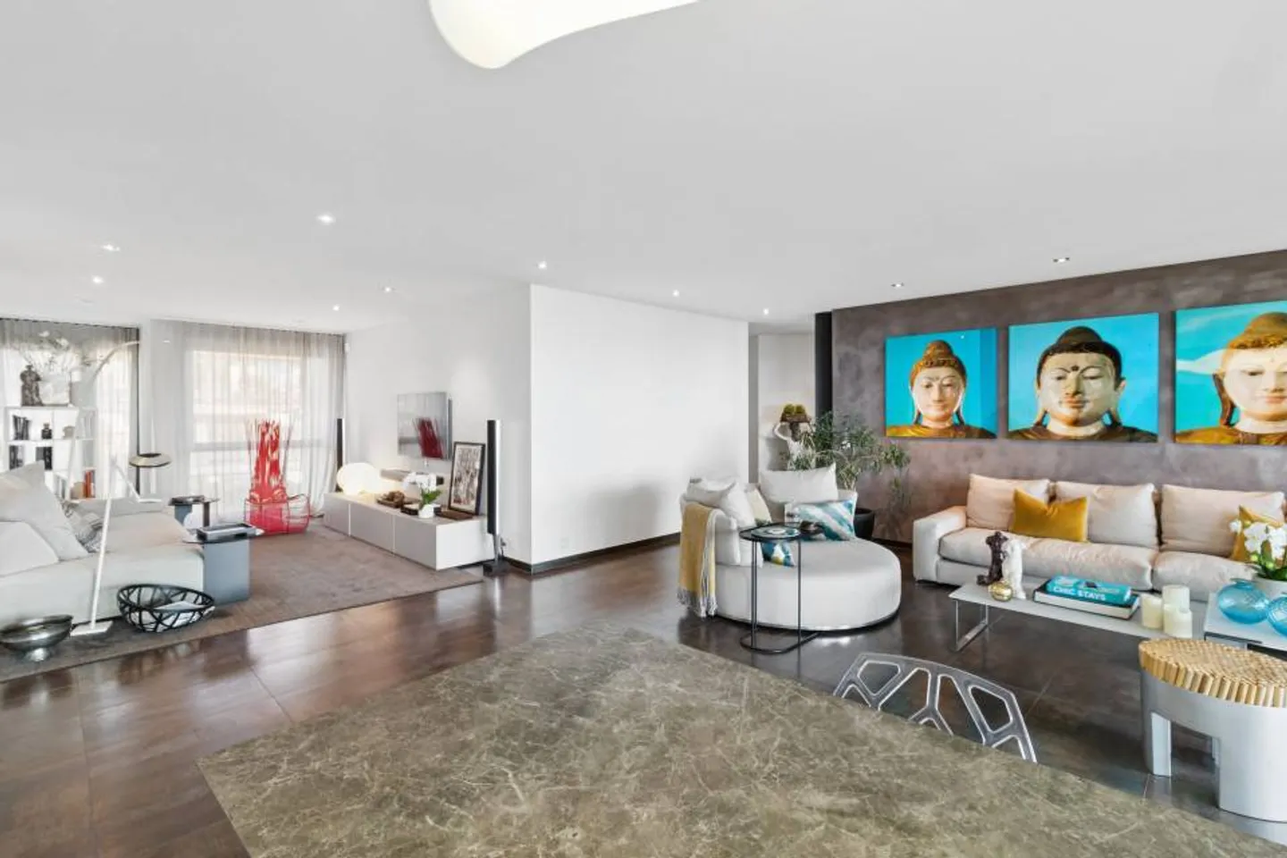 Un duplex en penthouse où chaque moment devient un privilège. - Photo 4 sur 13