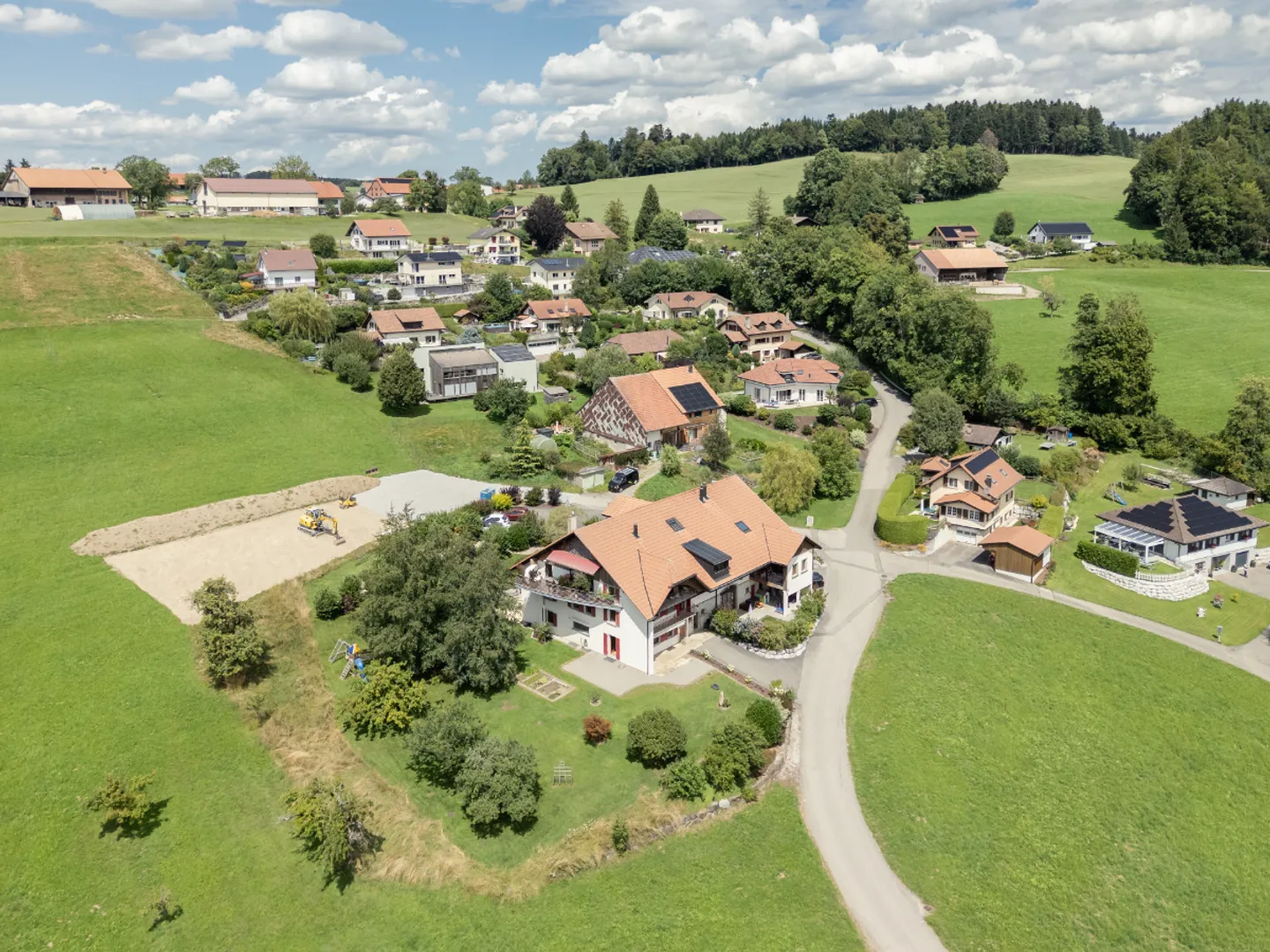 Appartamento duplex con ampie aree esterne e direttamente al confine con la zona paesaggistica - Foto 1 di 8