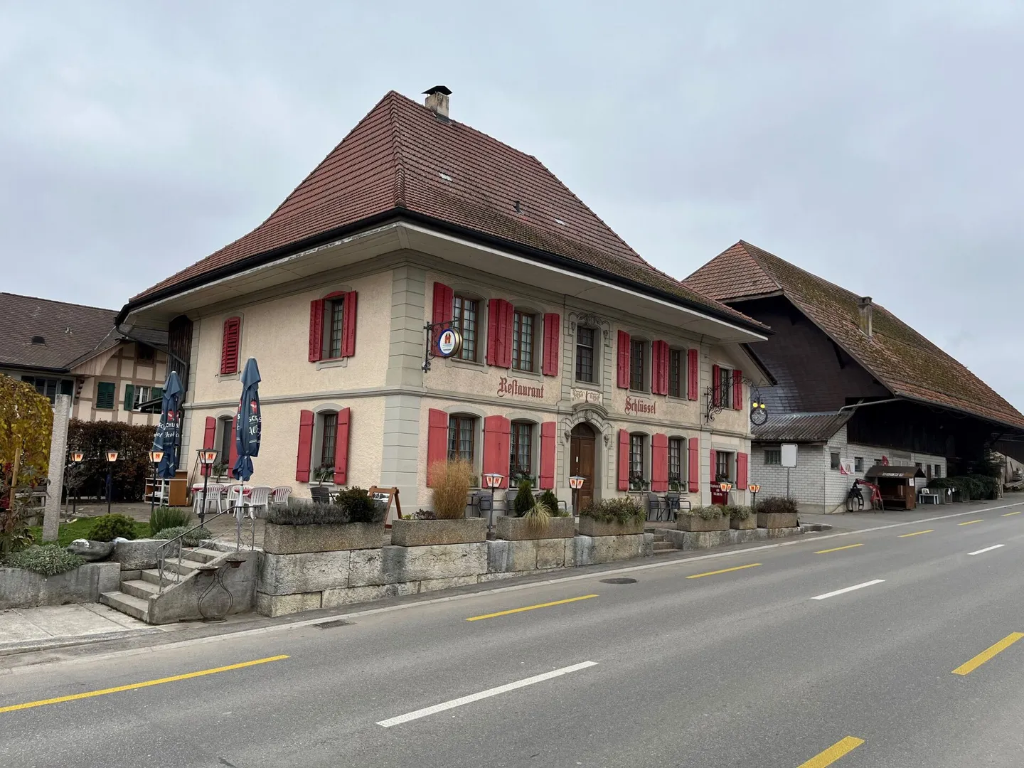 Restaurant an guter Lage zu vermieten - Foto 2 di 5