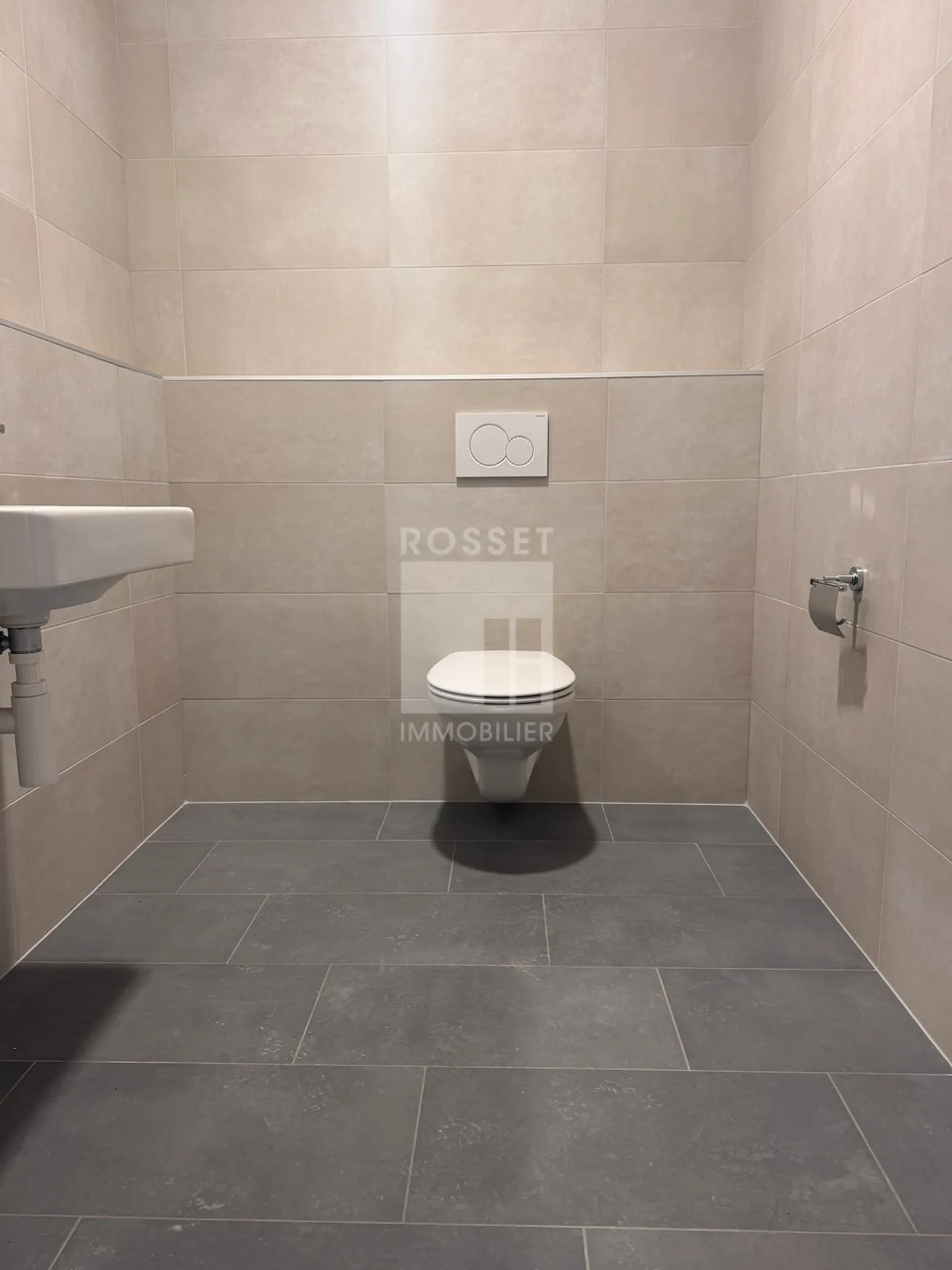 New commercial spaces of approx. 116 m2 - Photo 5 of 9