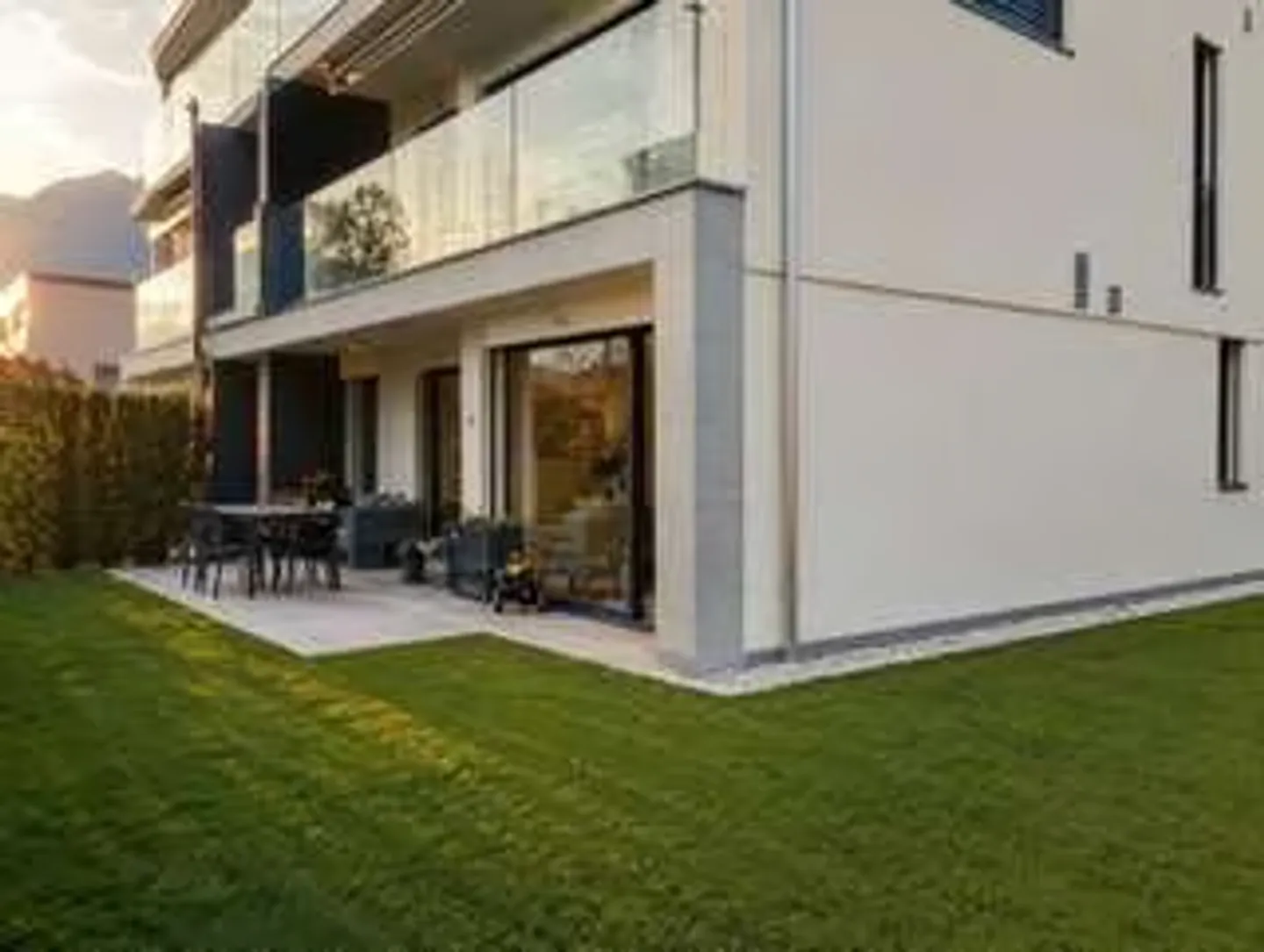 Moderno 4,5 locali con giardino privato - Gordola - Photo 2 of 13