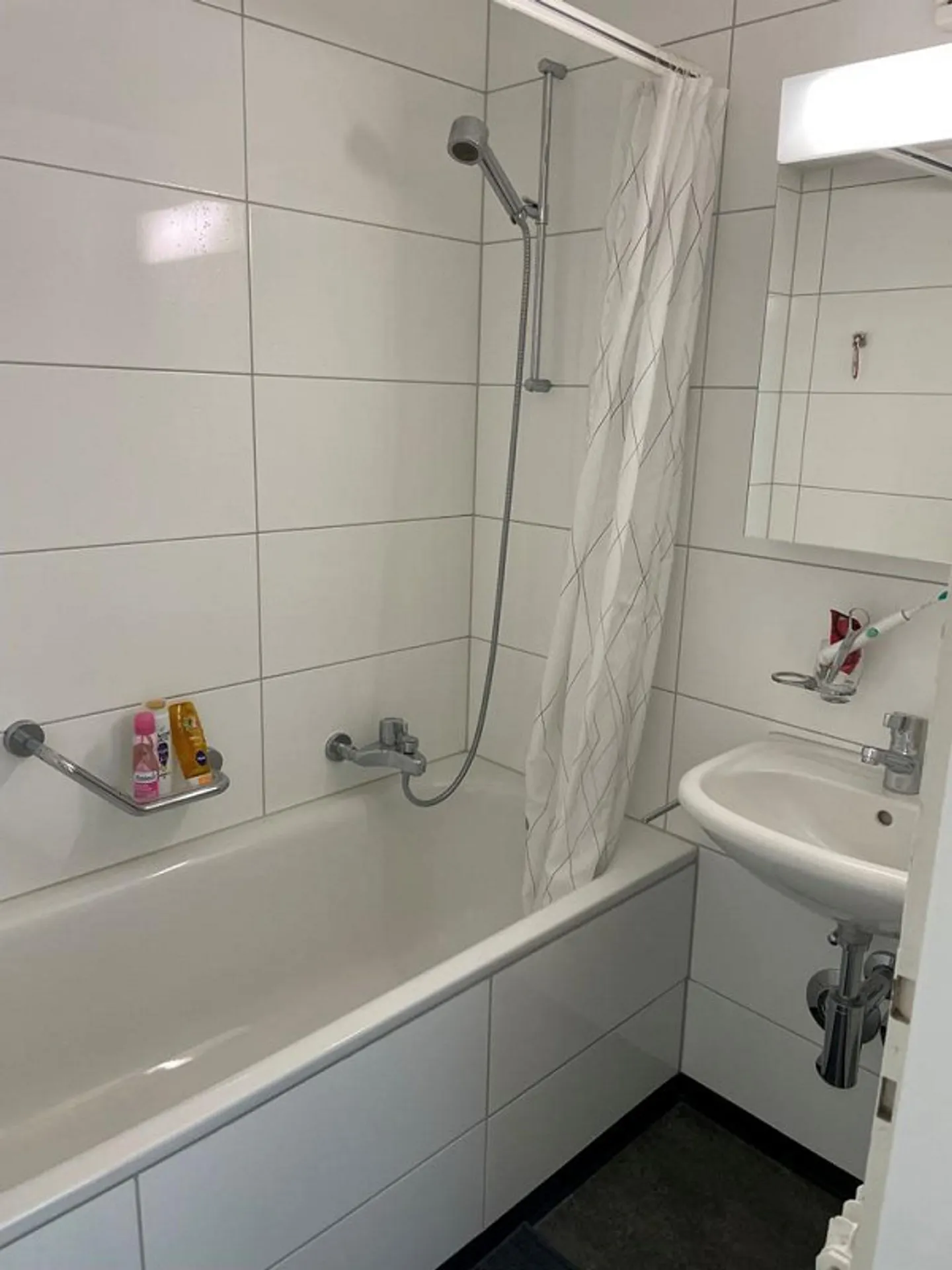 Sonnige zentrale Wohnung verfügbar - Foto 6 von 8