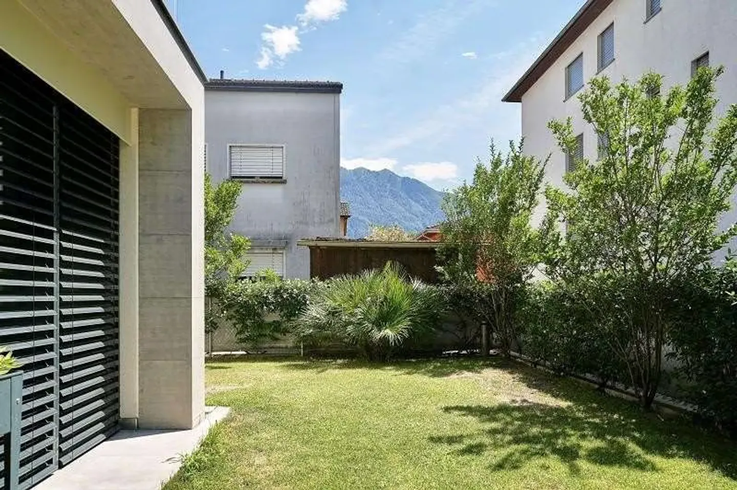 Moderno 4,5 locali con giardino privato - Gordola - Photo 4 of 13