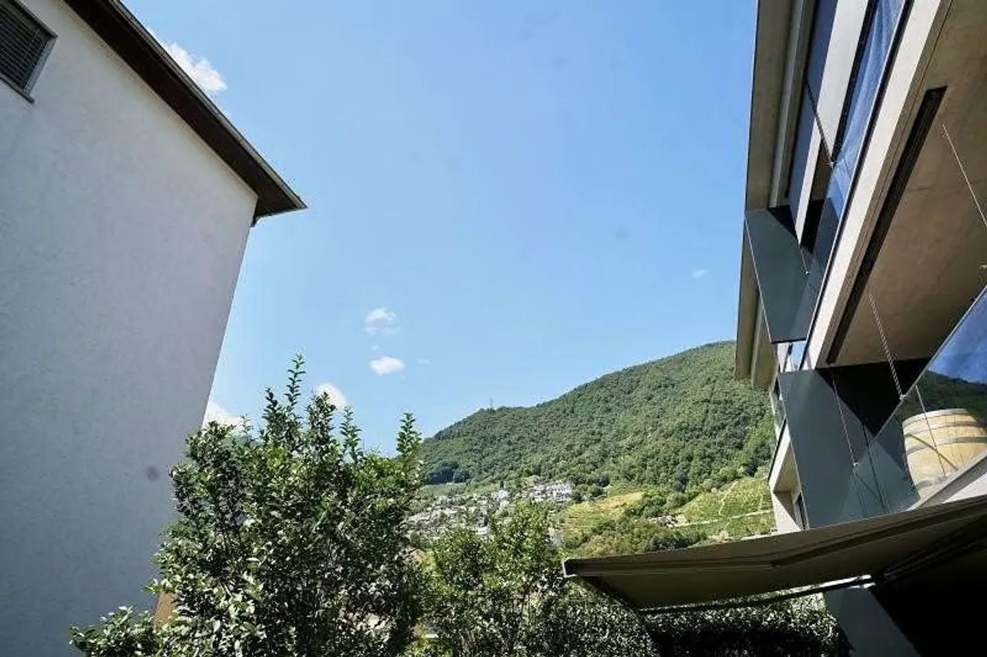 Moderno 4,5 locali con giardino privato - Gordola - Photo 6 of 13
