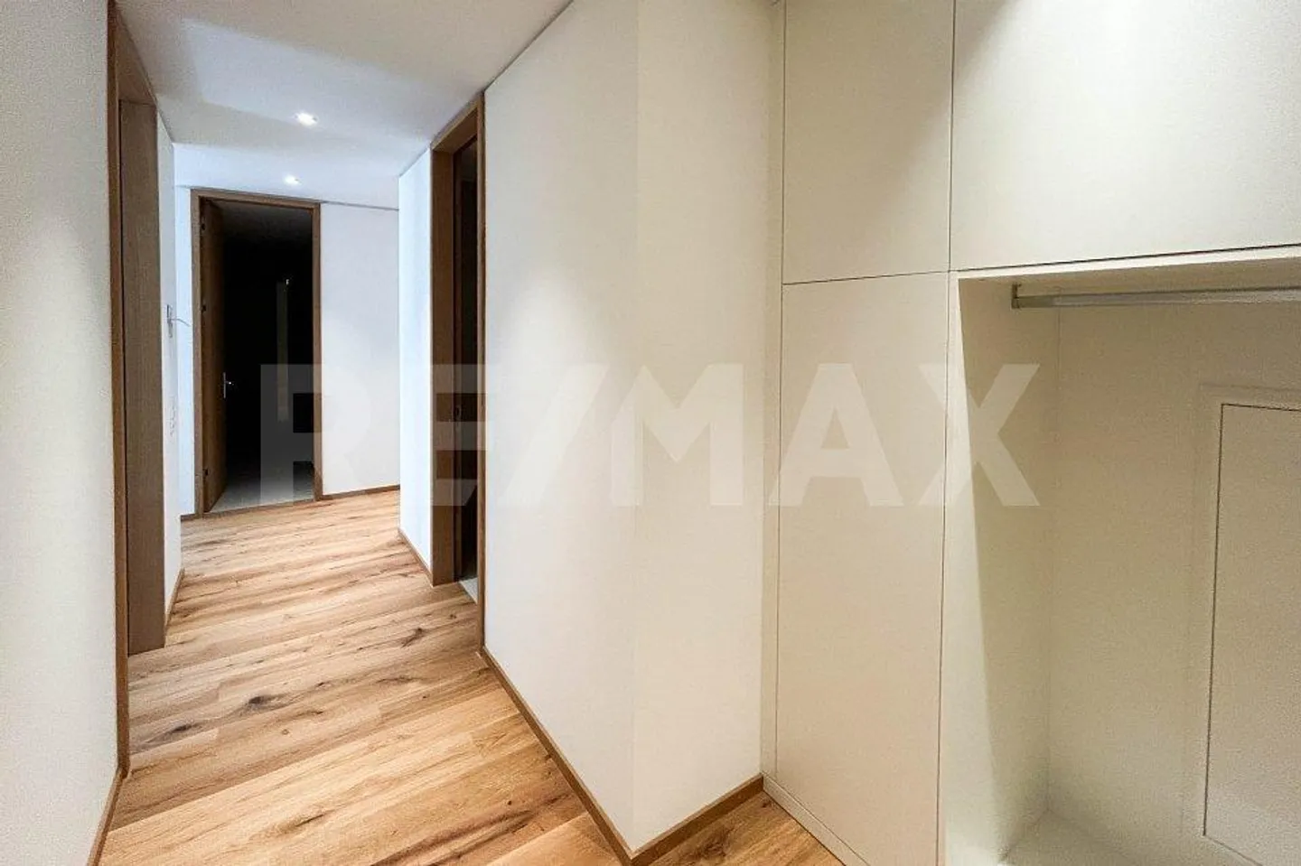 4½ Room Apartment on the 2nd Floor, No. 23 - Photo 10 of 13