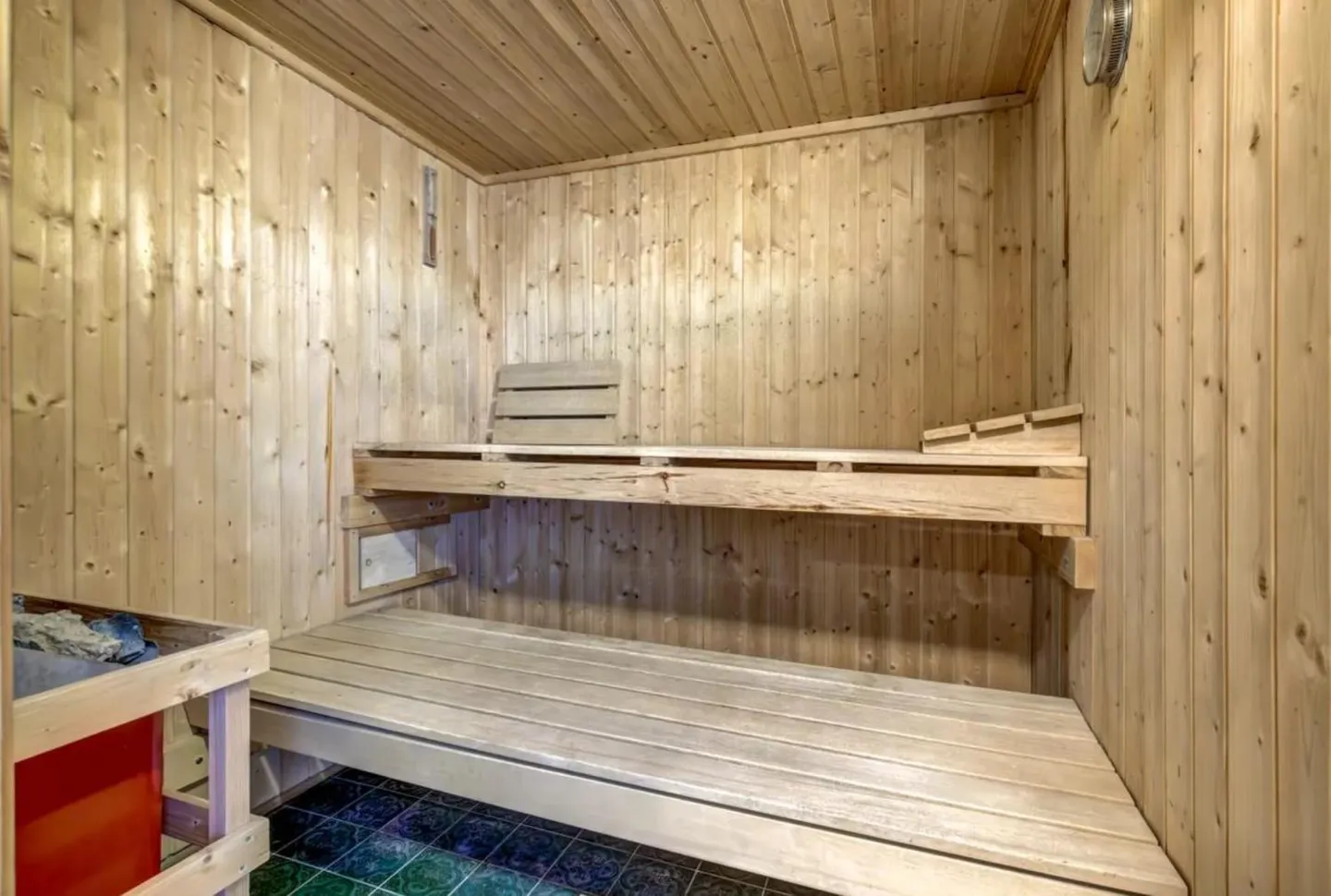 Beautiful renovated 2.5-room apartment with direct access to the slopes of Verbier - Photo 13 of 13
