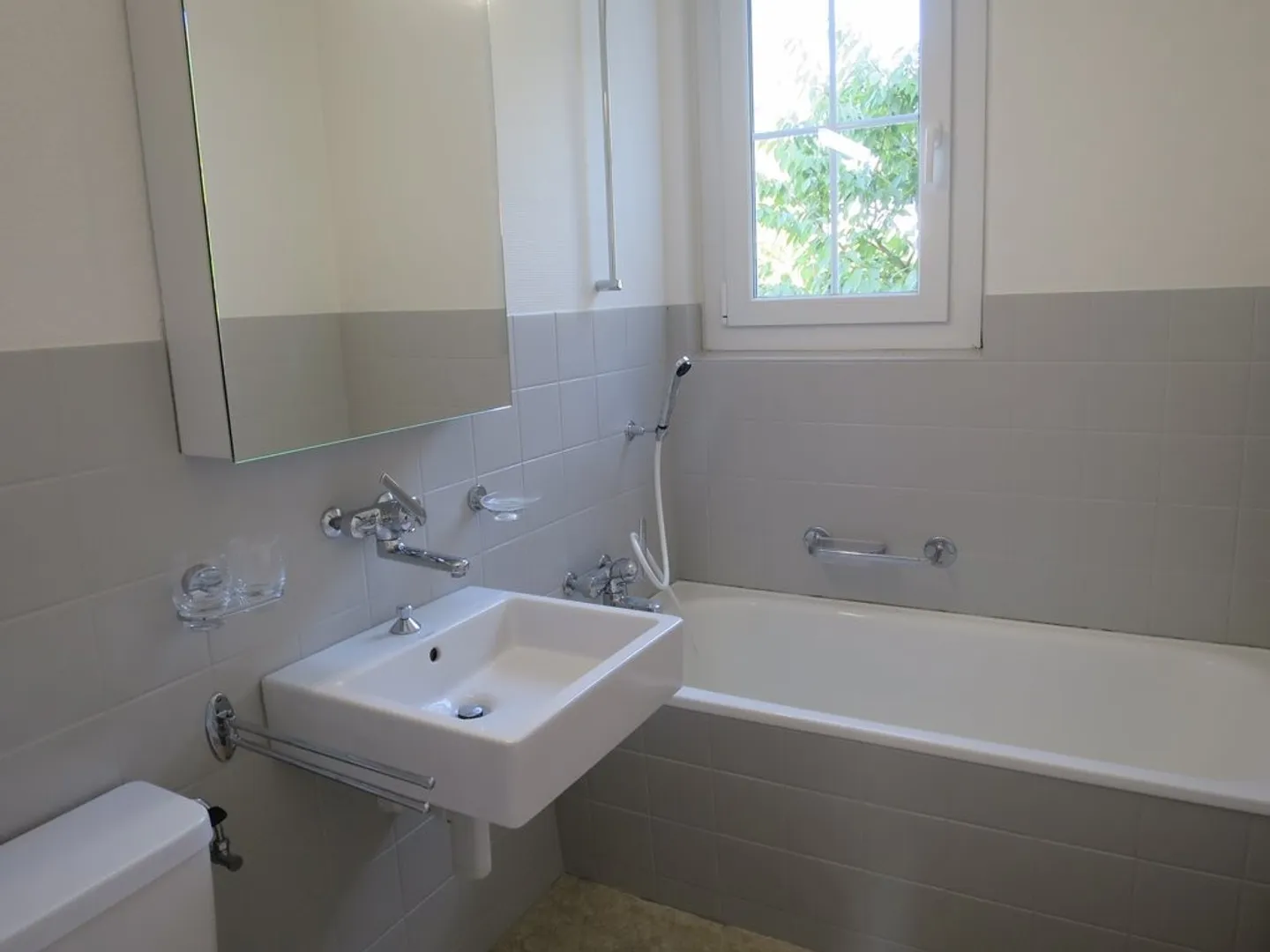 Appartement de 3 pièces avec jardin - Photo 4 sur 10