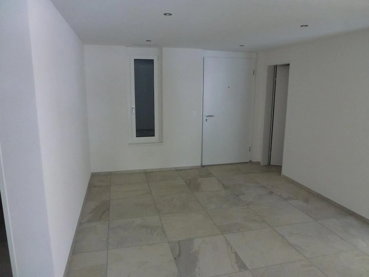 Moderno appartamento con terrazza di 5,5 stanze in standard di proprietà - Foto 14 di 17