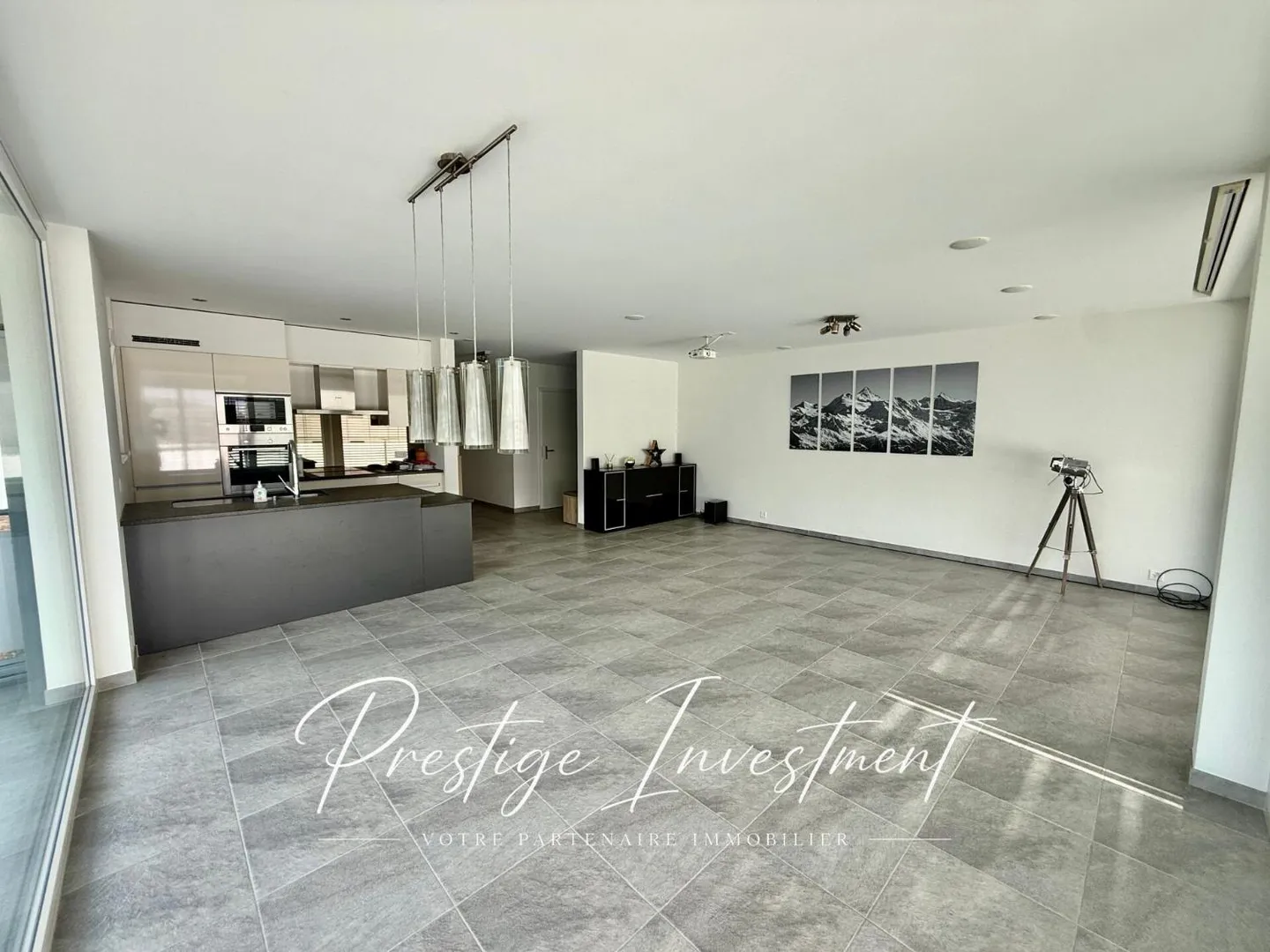 Appartement lumineux avec terrasse - Photo 1 sur 13
