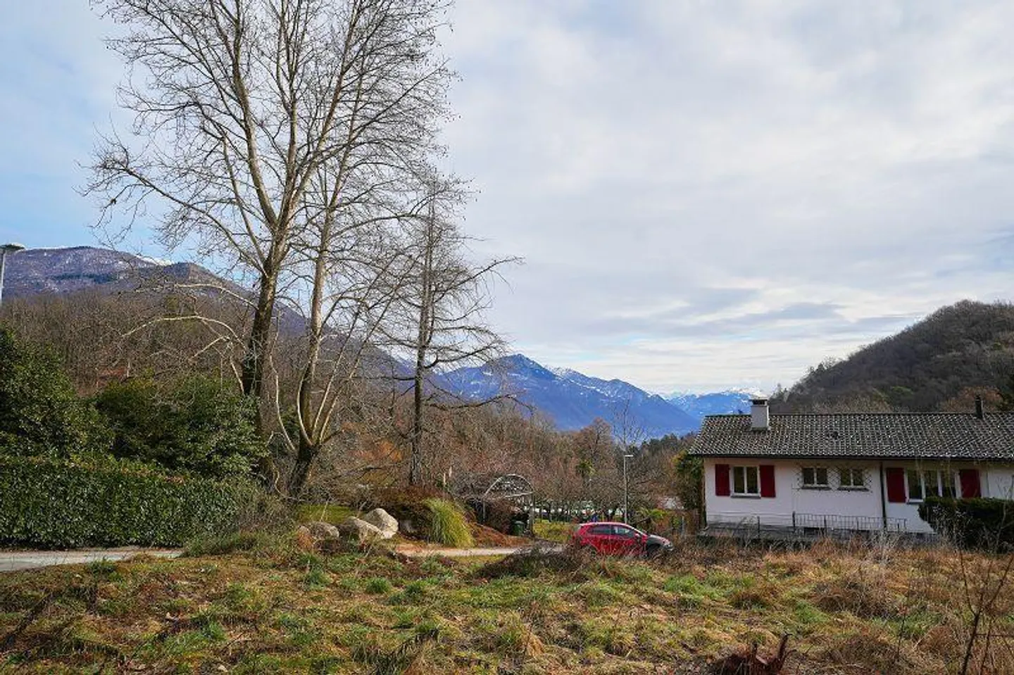 Sonniges Grundstück mit Aussicht - Foto 3 von 11