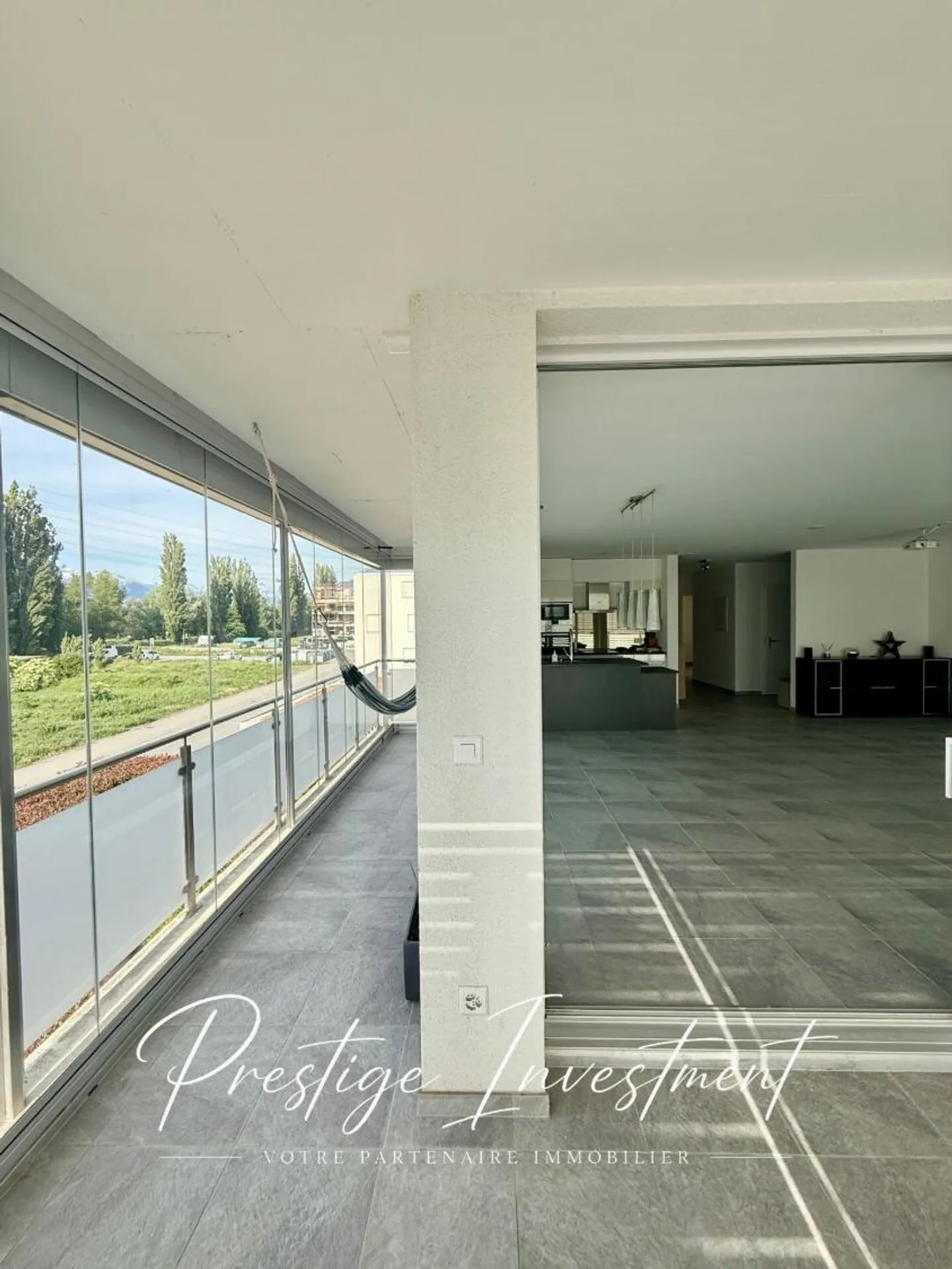 Appartement lumineux avec terrasse - Photo 7 sur 13
