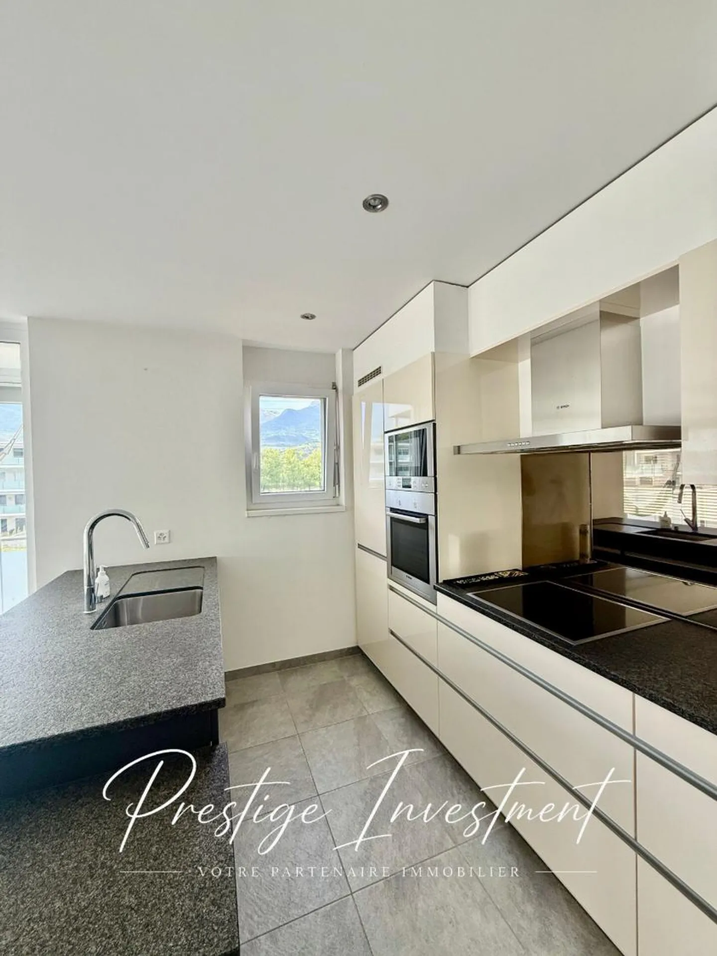 Appartement lumineux avec terrasse - Photo 8 sur 13