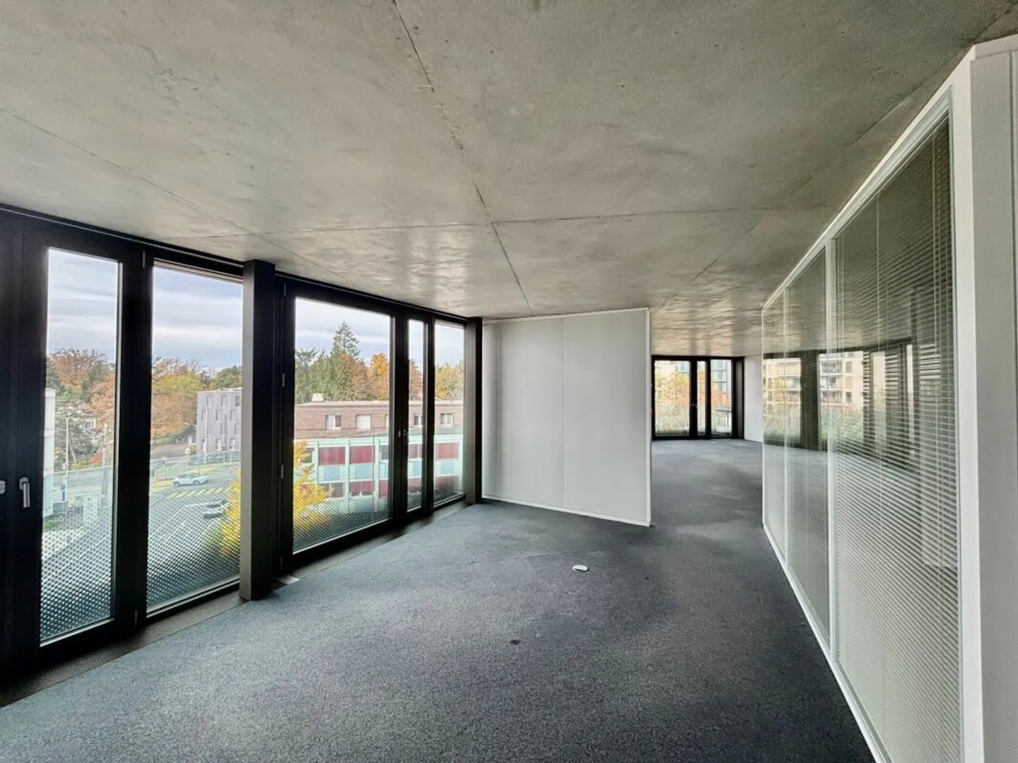 Office spaces for rent immediately in Lausanne. - Photo 6 of 8