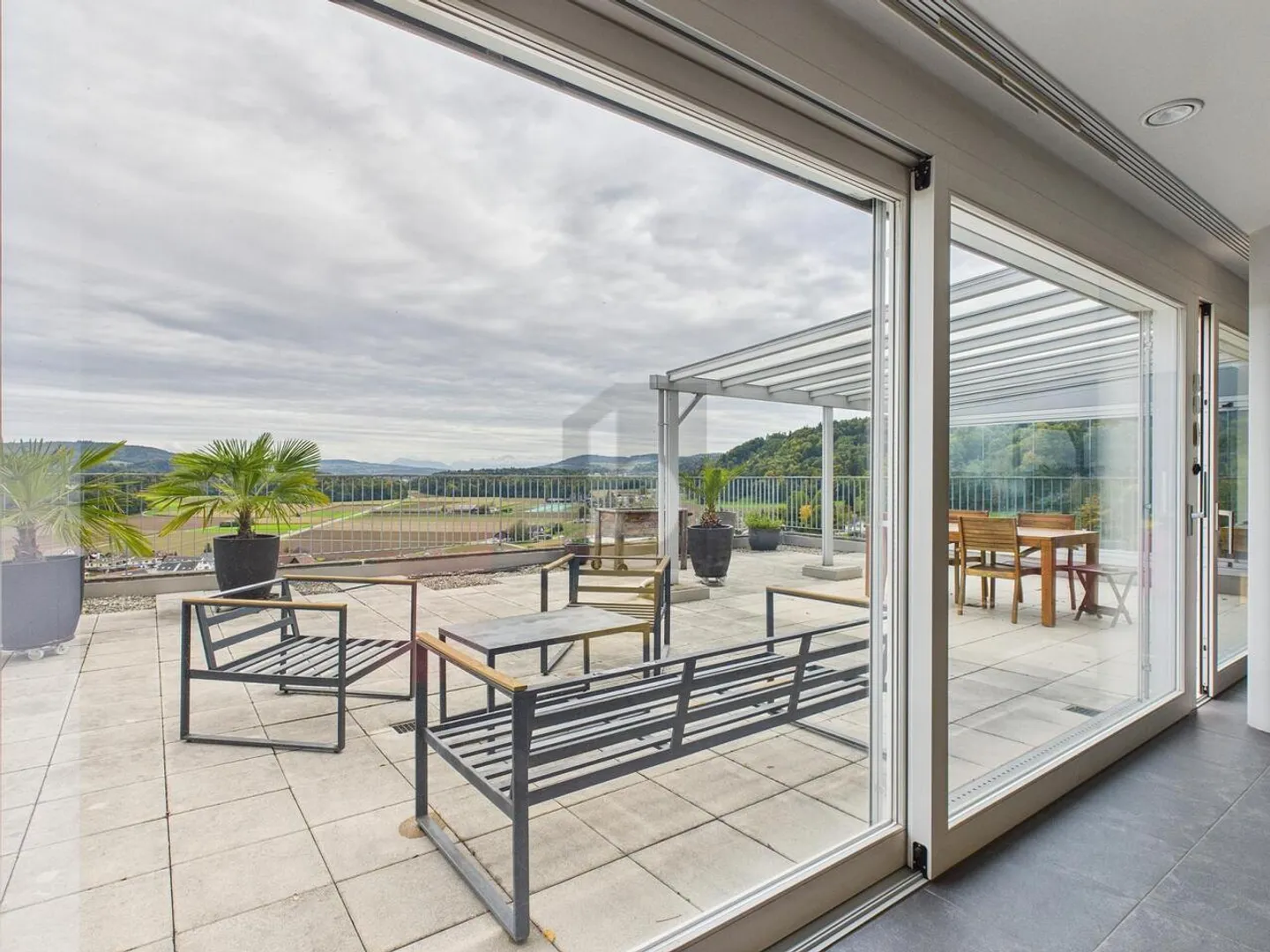 TERRASSENTRAUM - WOHNEN MIT ALPENBLICK UND SAUNA - Foto 1 von 6