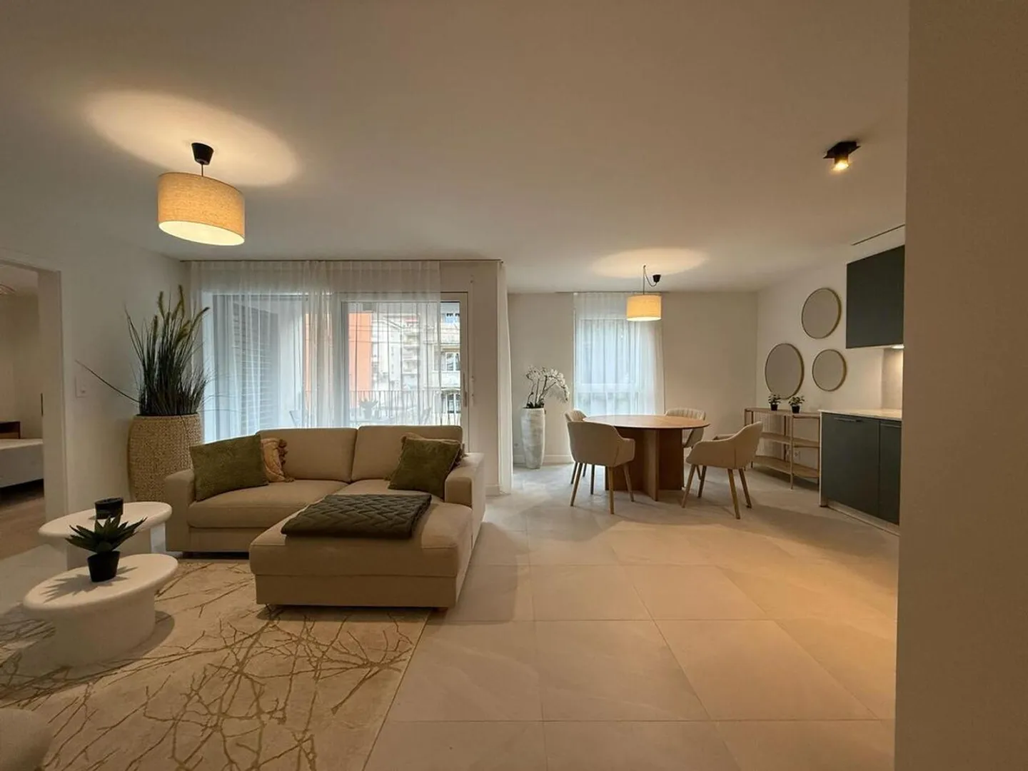 Un appartement lumineux au confort moderne - Photo 2 sur 9