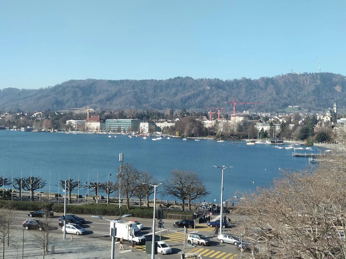 Gut ausgestatteter Praxisraum - Foto 2 von 5