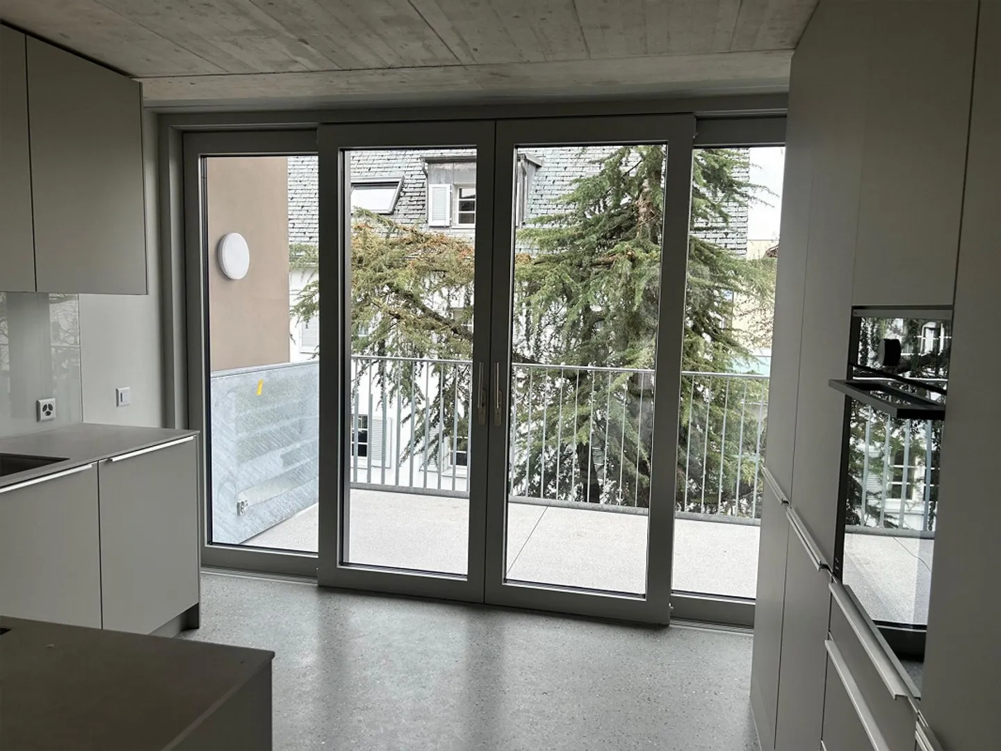 Première occupation dans une maison de 4 familles : Appartement neuf avec loggia - Photo 1 sur 12