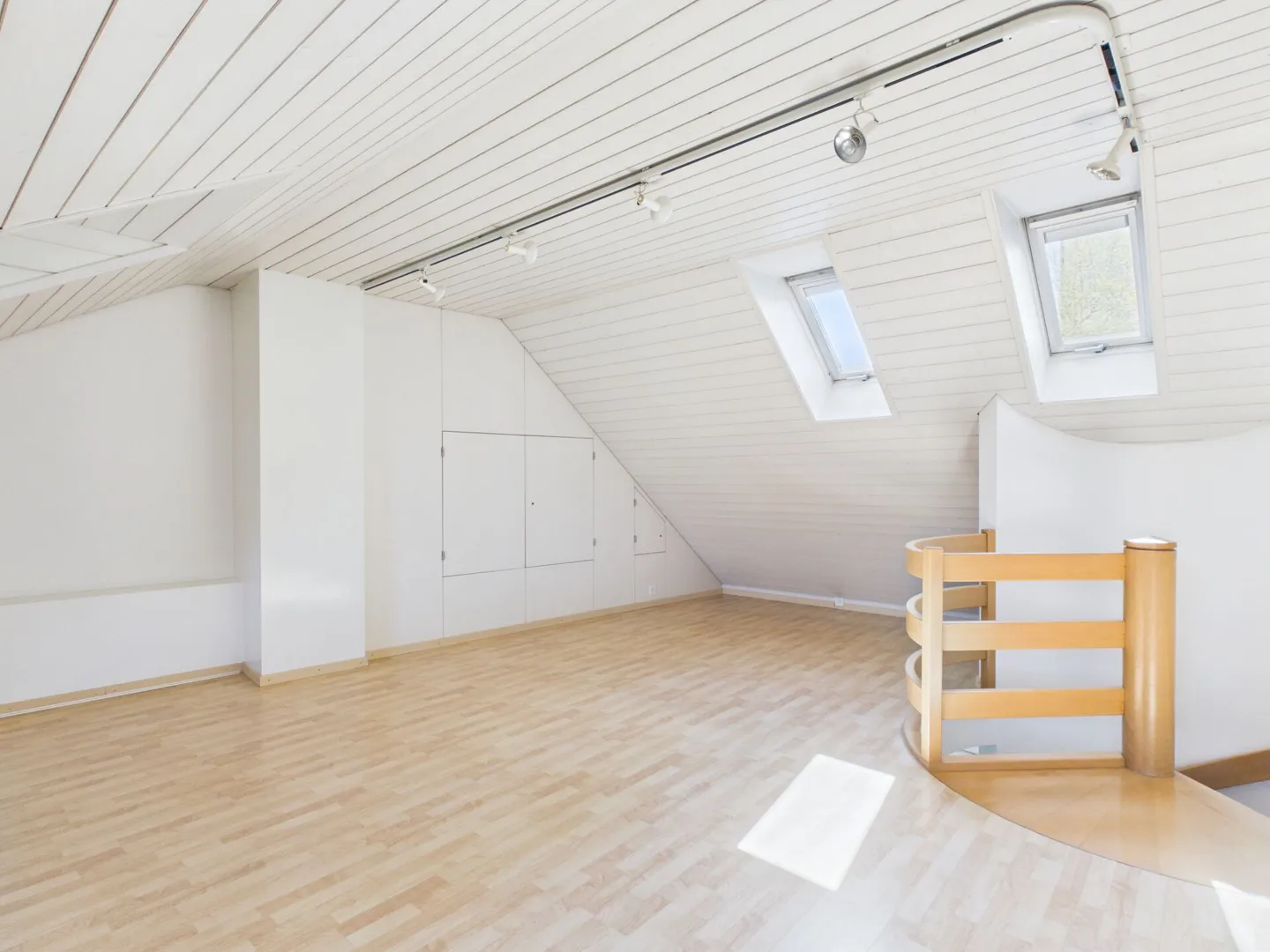 CENTRAL LIVING WITH CHARM AND GENEROUS SPACE OFFER - Photo 1 of 4