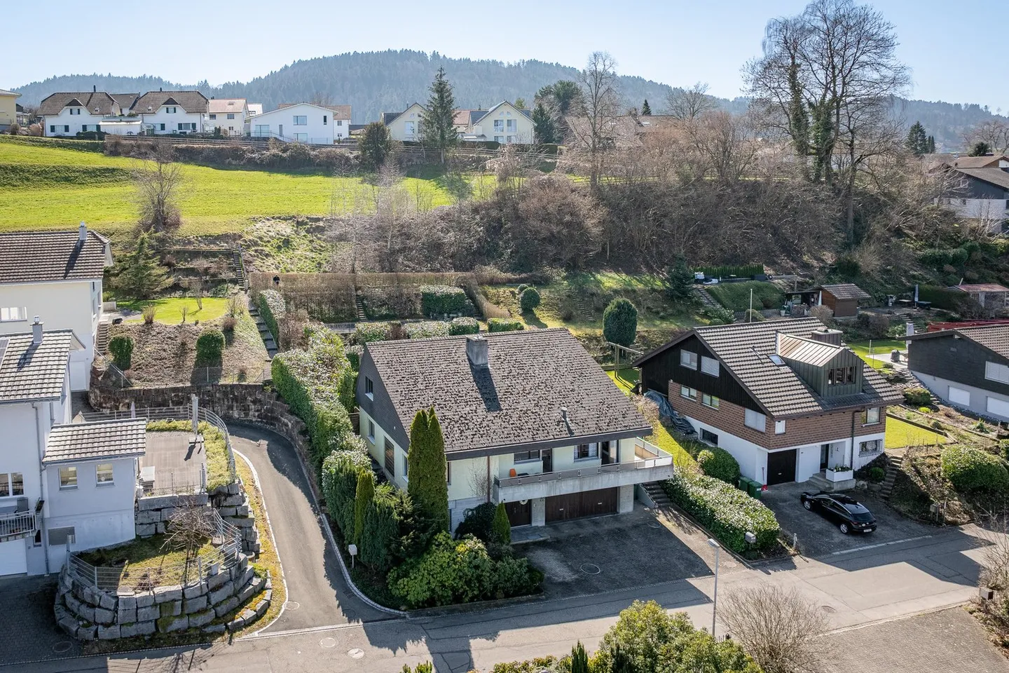 Casa unifamiliare da sogno di 7,5 locali con piscina e vista panoramica - Foto 3 di 11