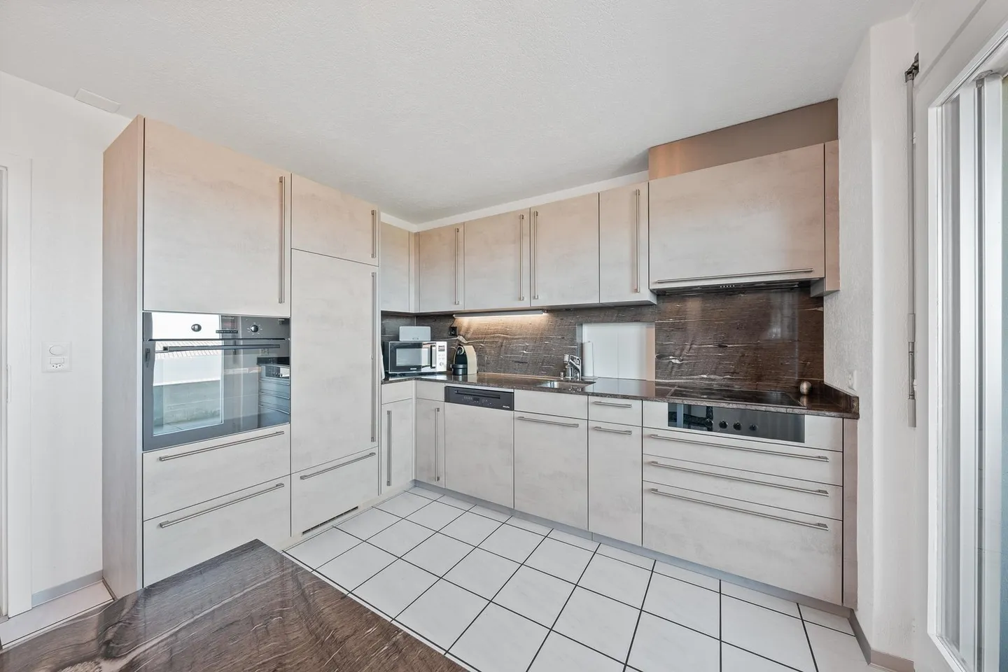 Casa unifamiliare da sogno di 7,5 locali con piscina e vista panoramica - Foto 6 di 11