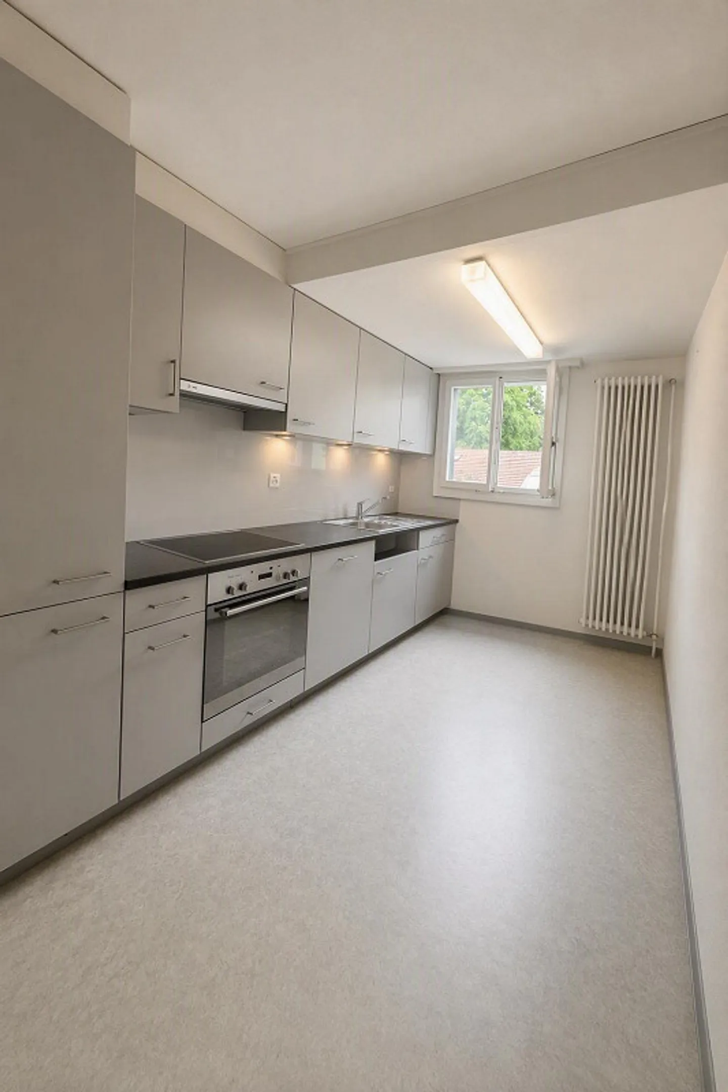 Appartement 3 pièces attrayant dans un emplacement central - Photo 2 sur 6