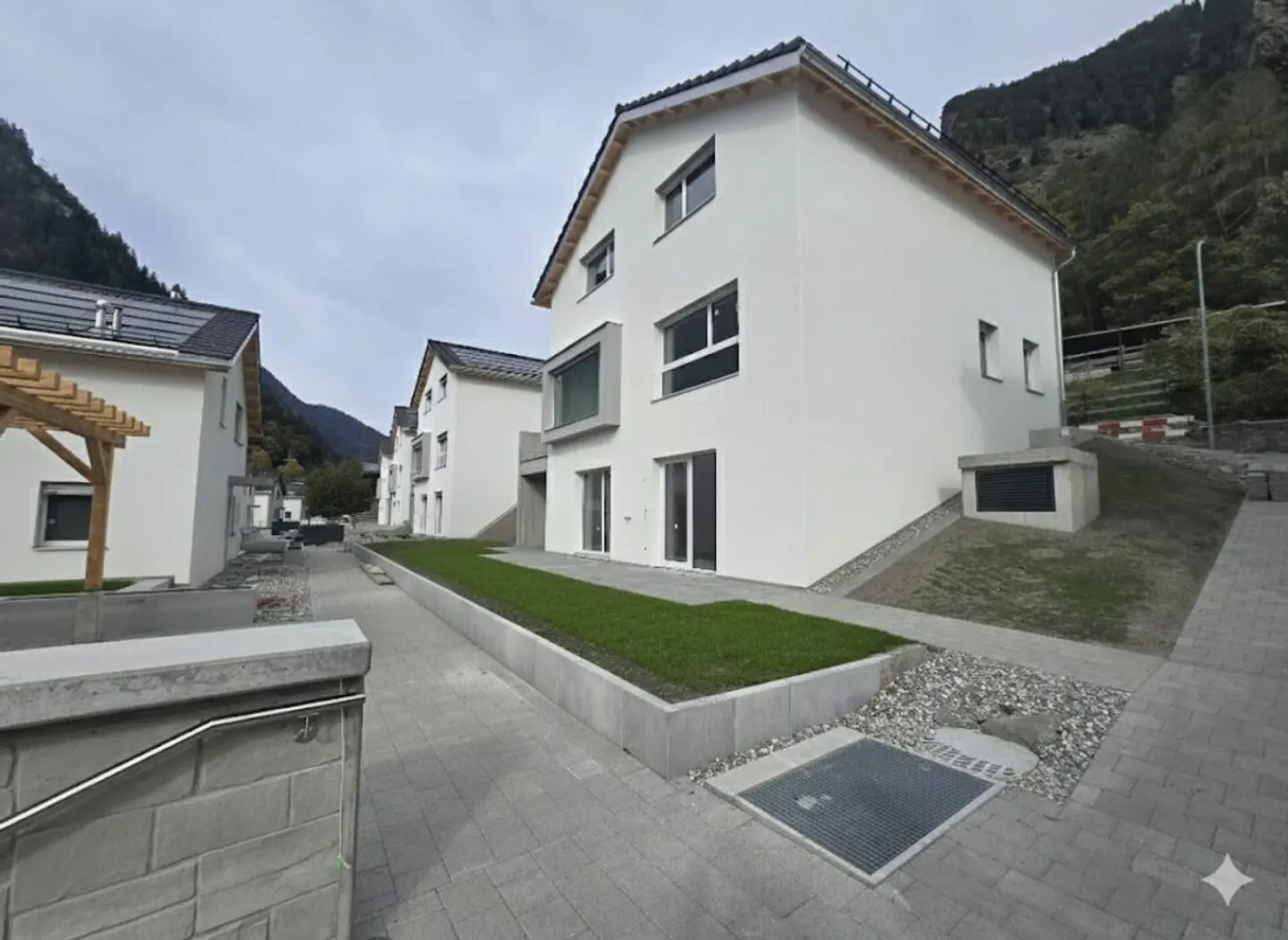 Exklusives 6.5-Zimmer Einfamilienhaus mit Alpenpanorama - Raum für Visionen in Rothenbrunnen - Foto 1 von 14