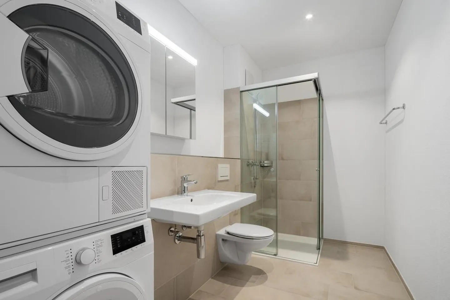 Modern 3.5 Room Attic Apartment in Abtwil, AG - Photo 5 of 10