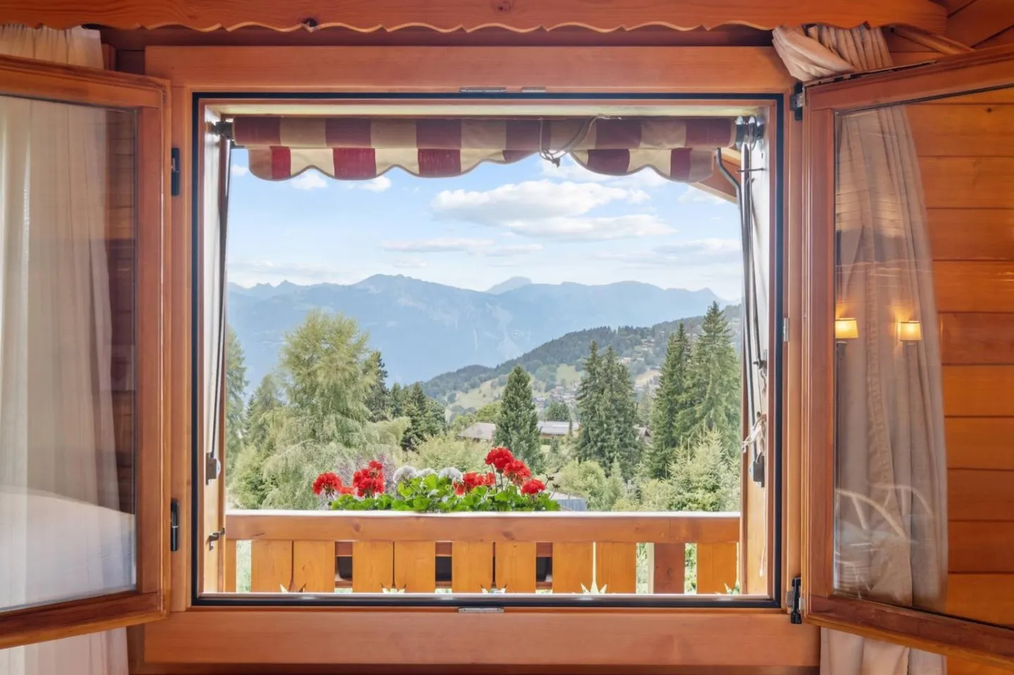 In the highly sought-after Domaine de la Forêt, vast exceptional property - Photo 9 of 13