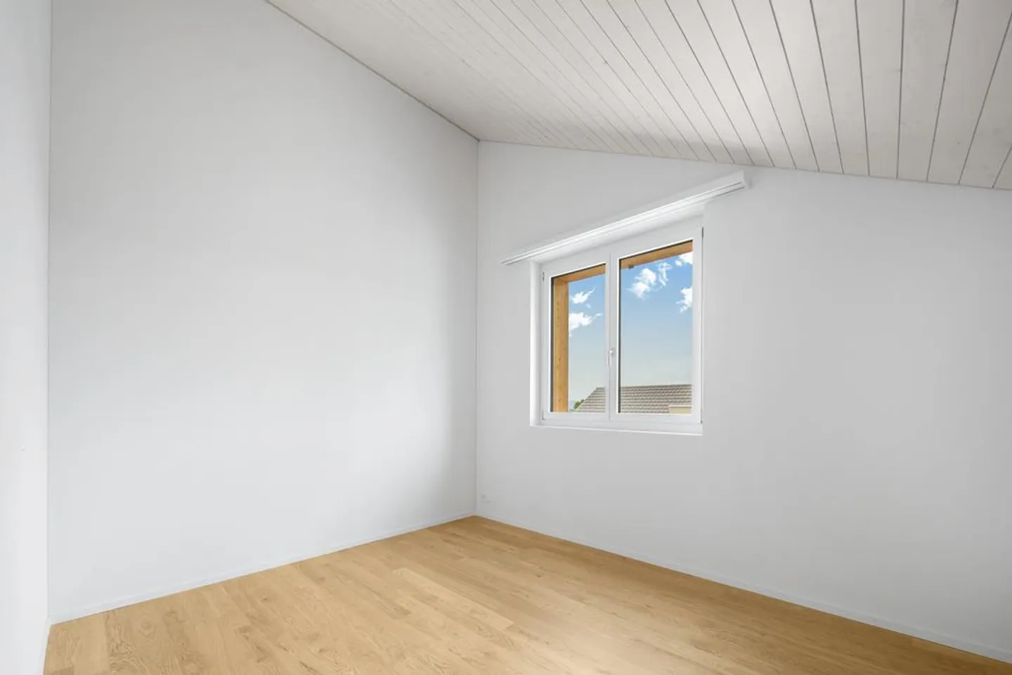 Modern 3.5 Room Attic Apartment in Abtwil, AG - Photo 8 of 10