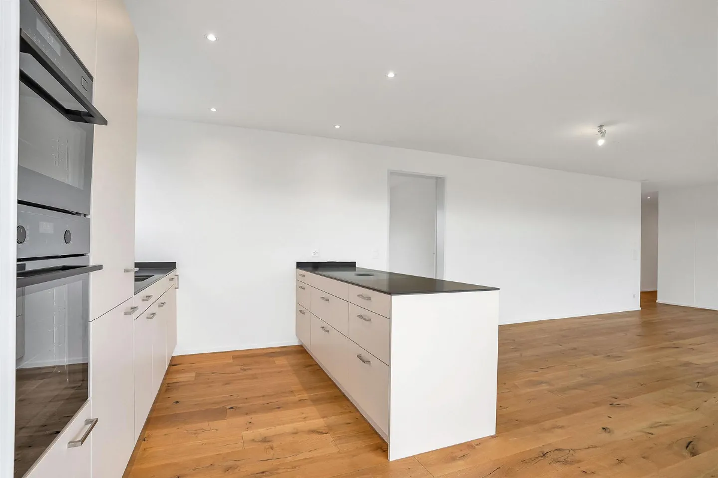Appartamento attico con grande terrazza e vista panoramica - Foto 2 di 12