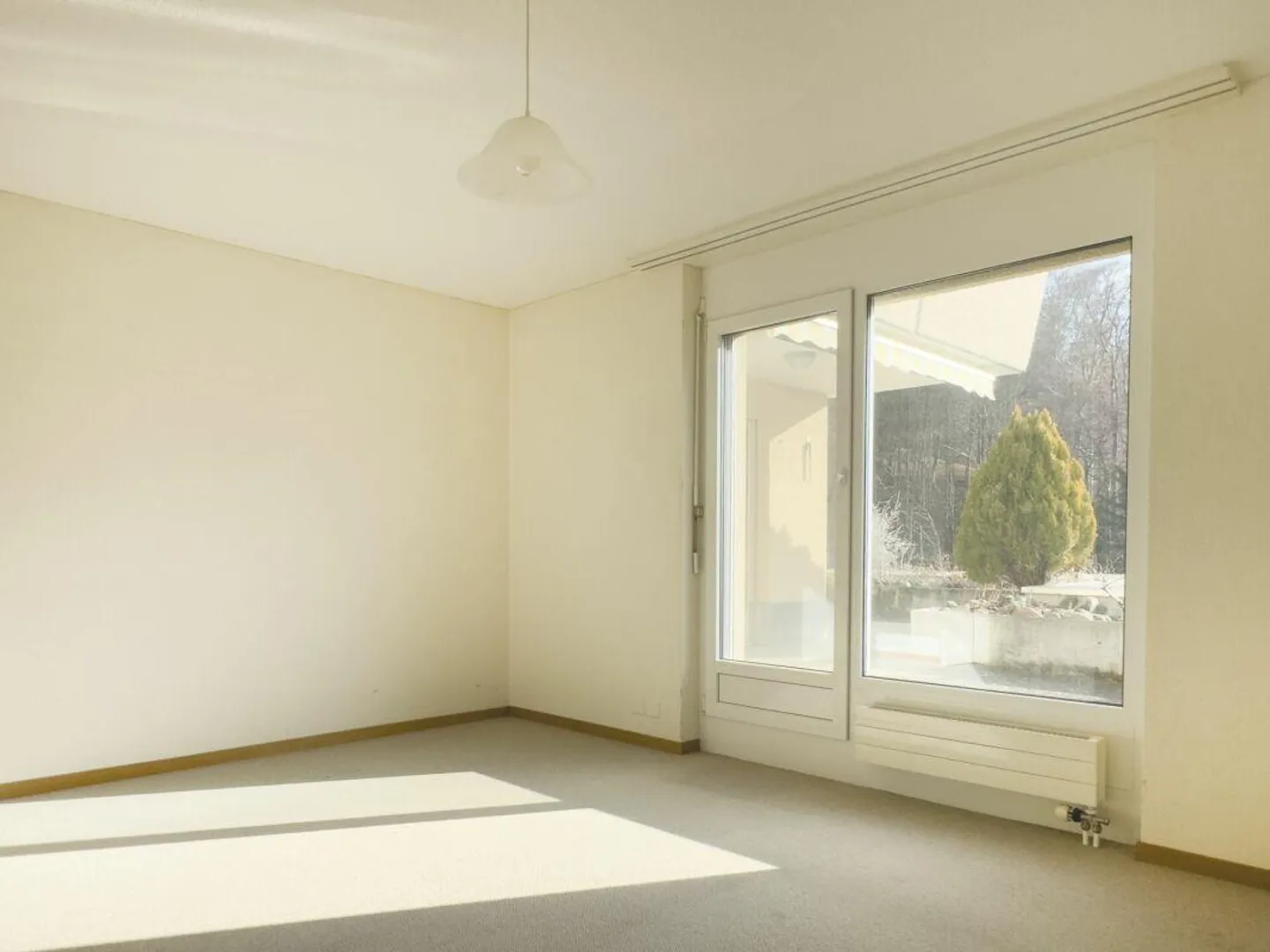 Casa a terrazza luminosa di 5,5 stanze con due posti auto coperti - Foto 12 di 30