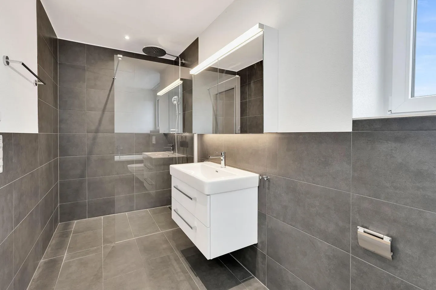 Appartamento attico con grande terrazza e vista panoramica - Foto 6 di 12