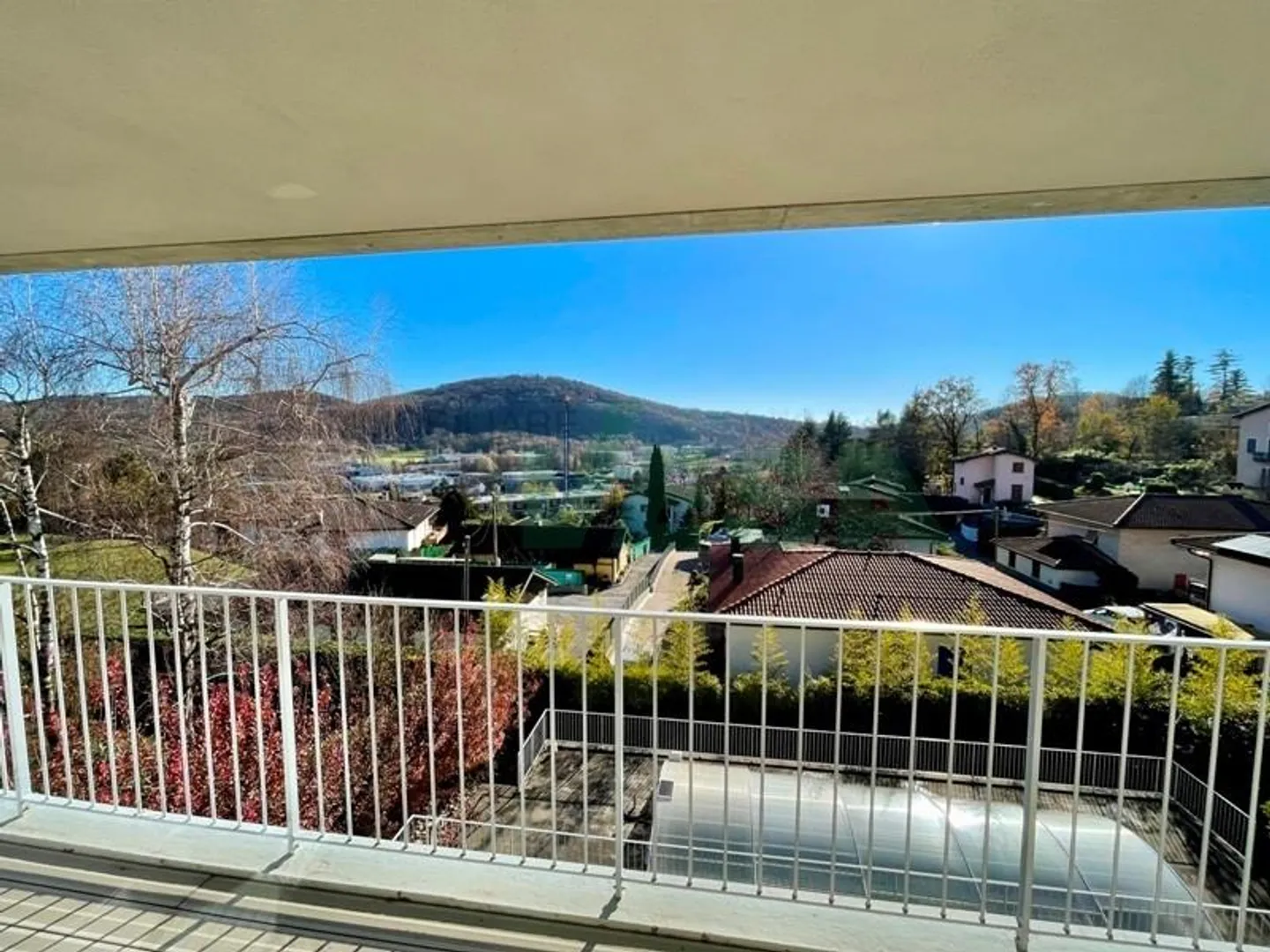 Villa moderne, élégante et lumineuse avec piscine et belle vue dégagée - Photo 2 sur 13