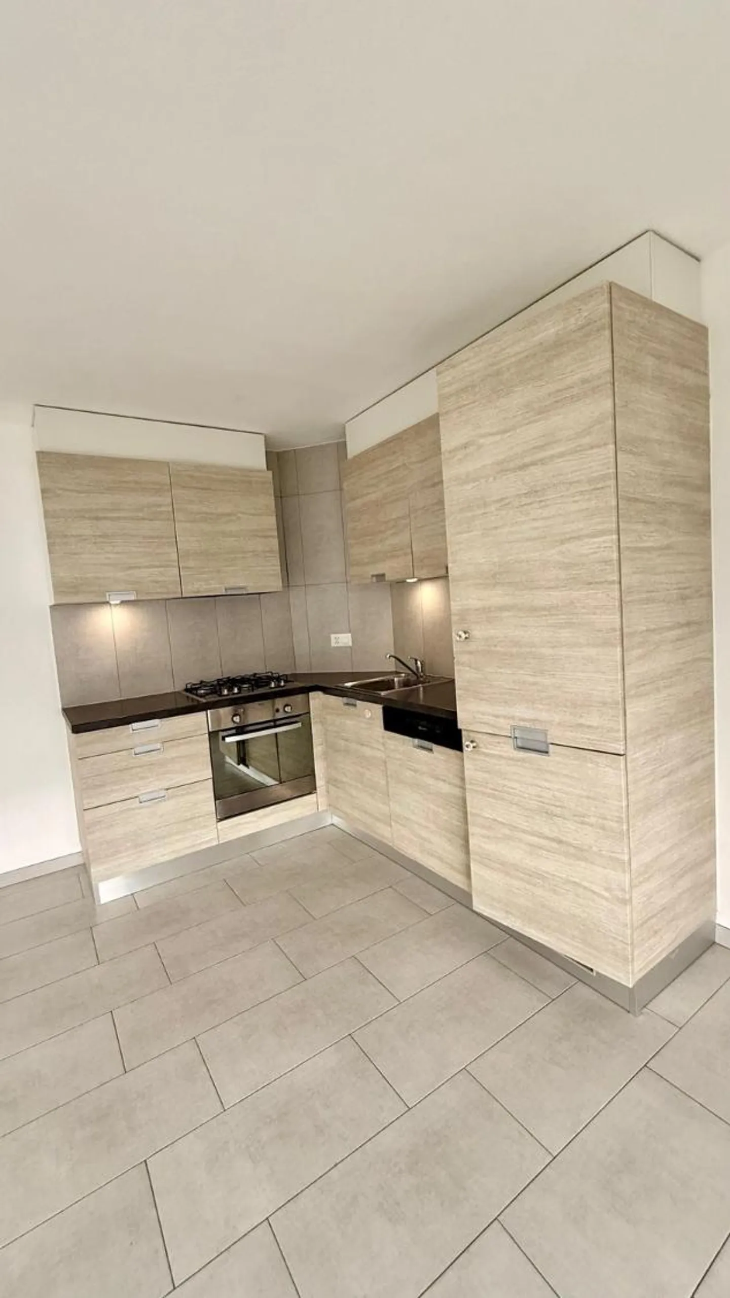 Schöne 3,5-Zimmer-Wohnung im 1. Stock in Bex - Foto 2 von 8