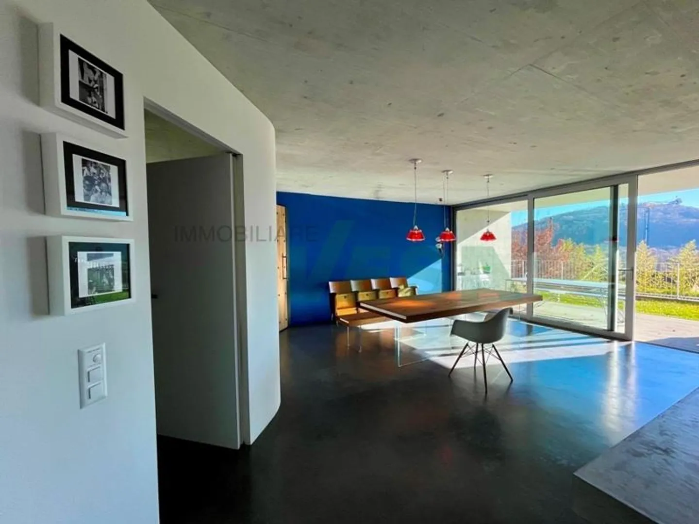 Villa moderne, élégante et lumineuse avec piscine et belle vue dégagée - Photo 3 sur 13