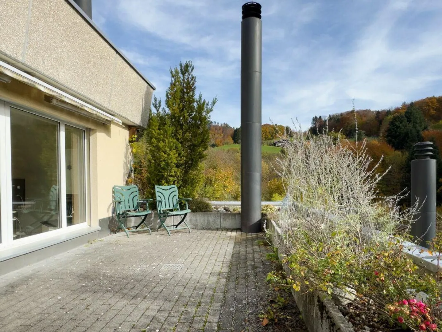 Casa a terrazza luminosa di 5,5 stanze con due posti auto coperti - Foto 22 di 30