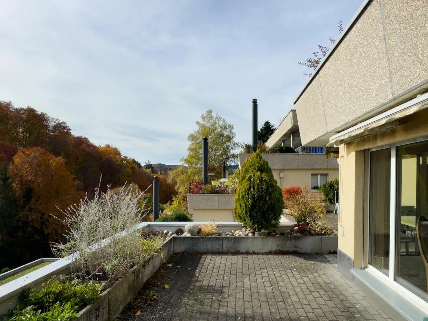 Casa a terrazza luminosa di 5,5 stanze con due posti auto coperti - Foto 23 di 30