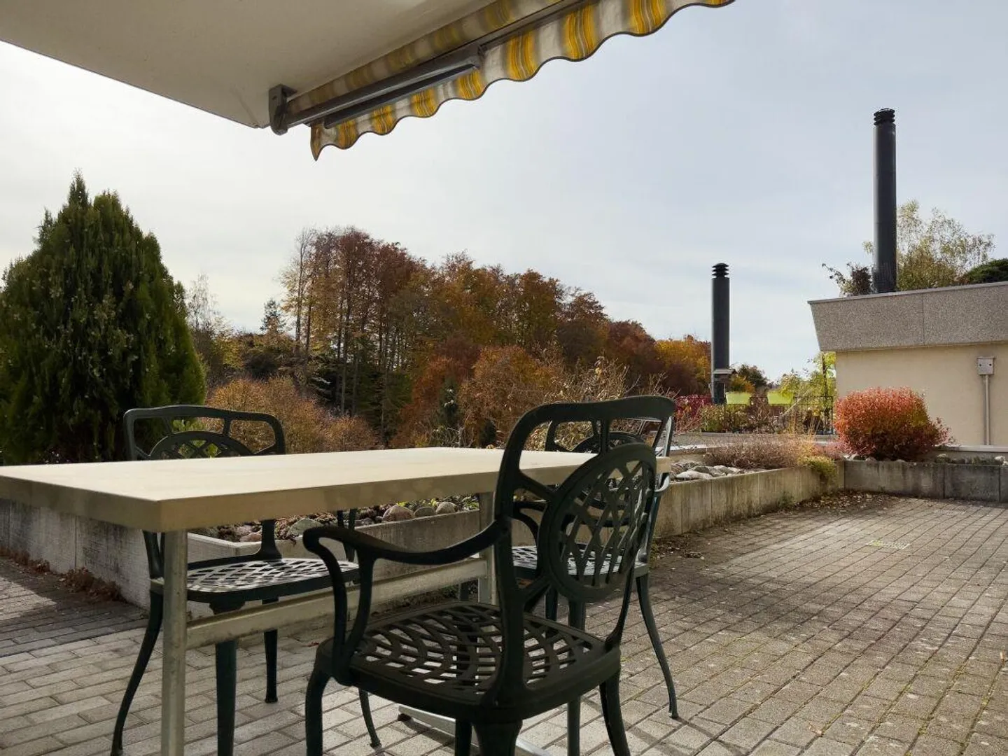 Casa a terrazza luminosa di 5,5 stanze con due posti auto coperti - Foto 24 di 30