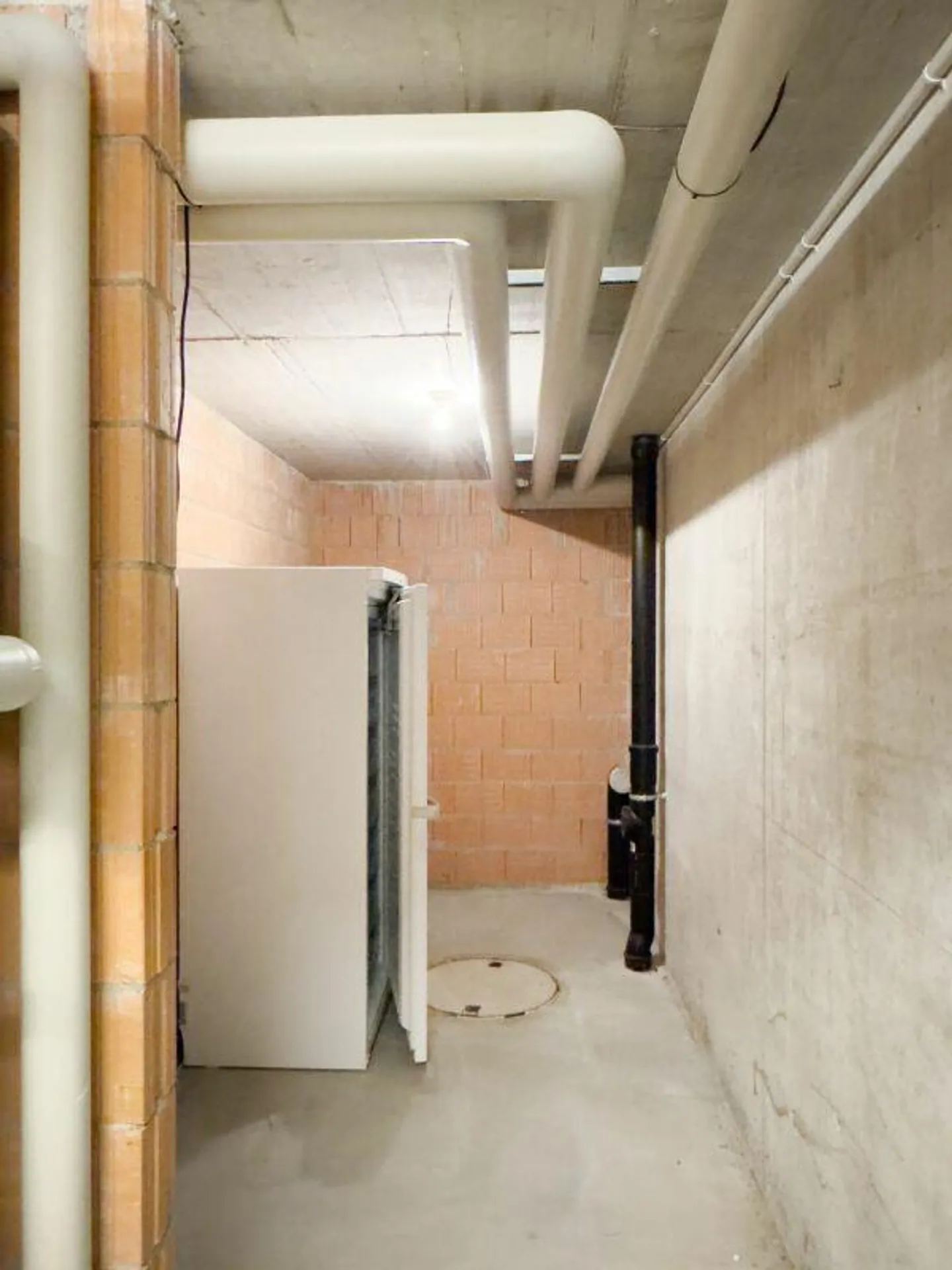 Casa a terrazza luminosa di 5,5 stanze con due posti auto coperti - Foto 27 di 30