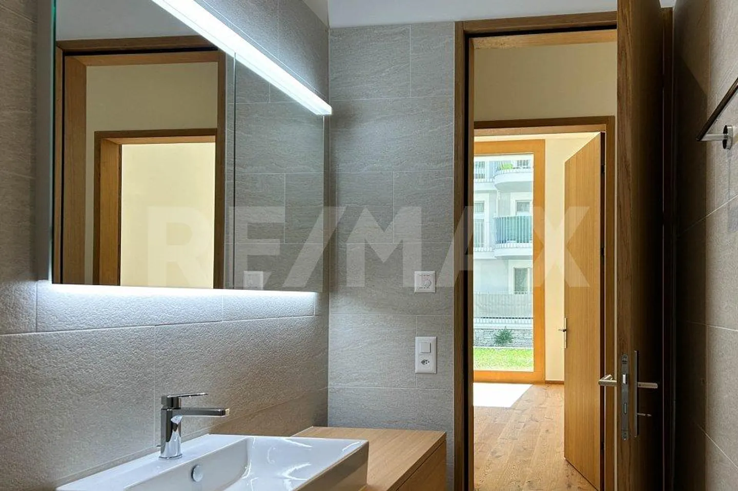 4½ Room Apartment on the 1st Floor, No. 10 - Photo 4 of 11