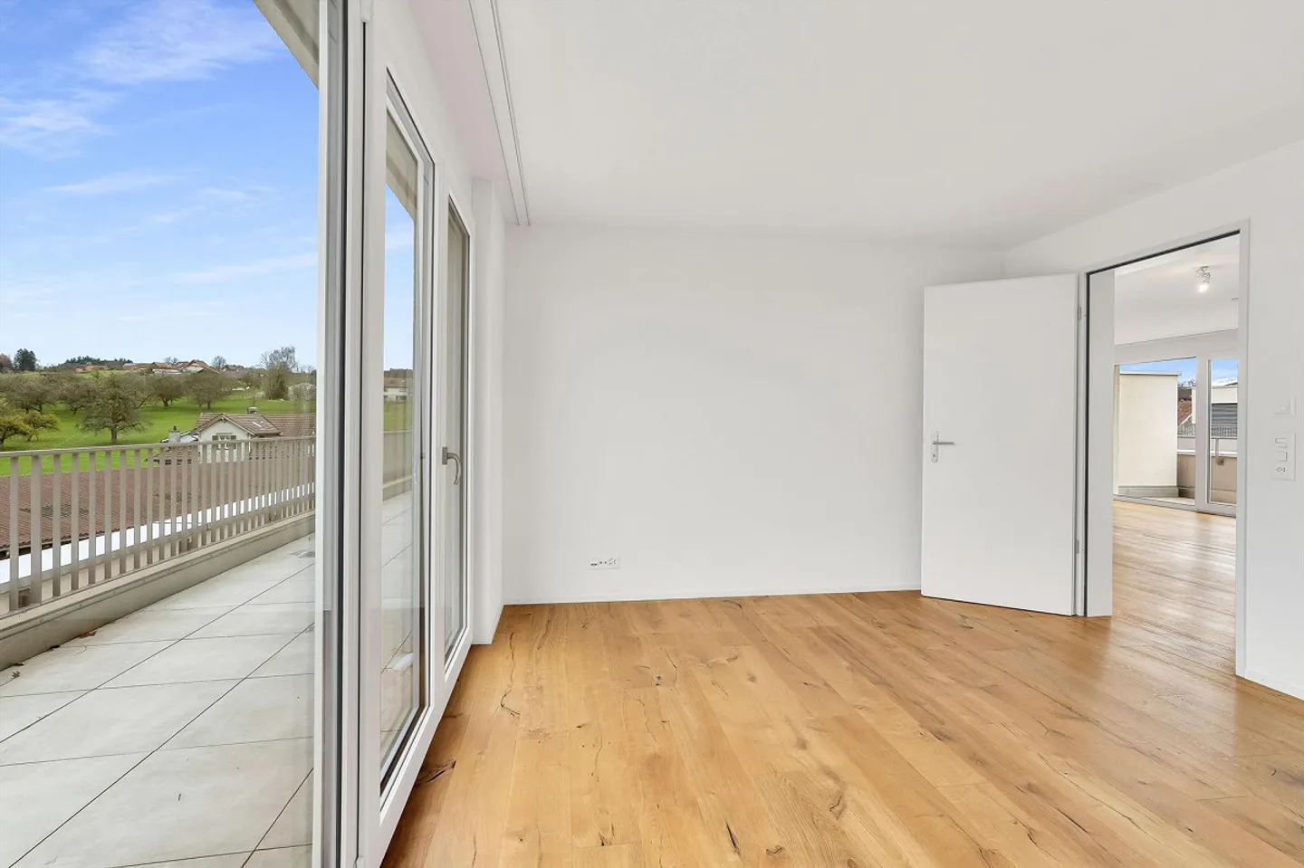 Appartamento attico con grande terrazza e vista panoramica - Foto 9 di 12