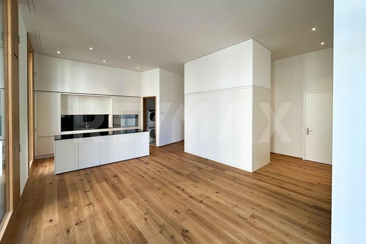 4½ Room Apartment on the 1st Floor, No. 10 - Photo 2 of 11