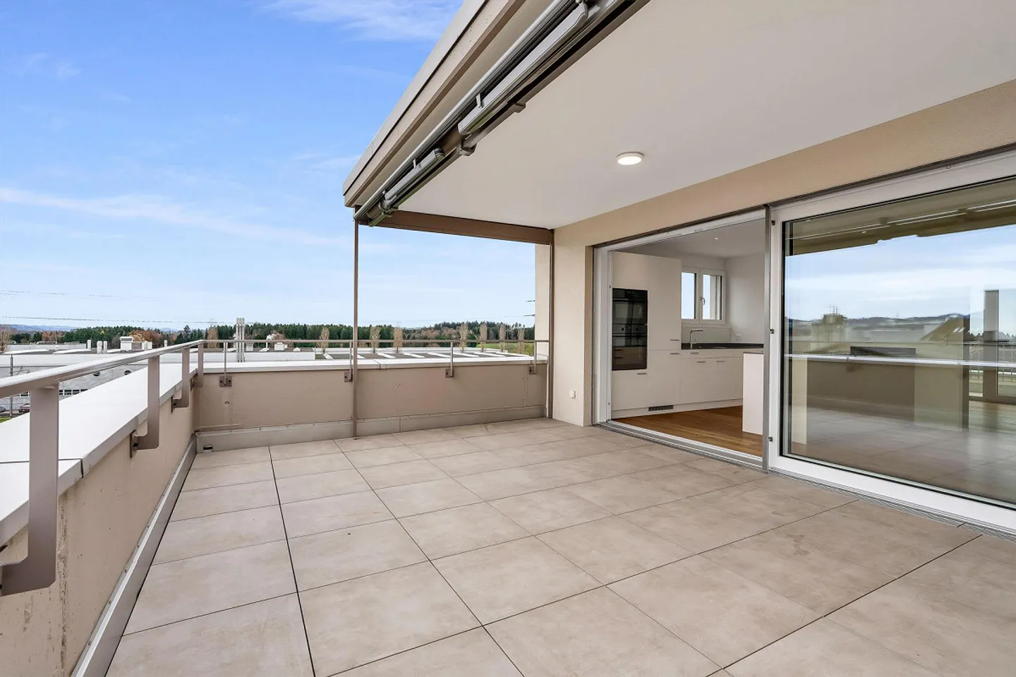 Appartamento attico con grande terrazza e vista panoramica - Foto 10 di 12