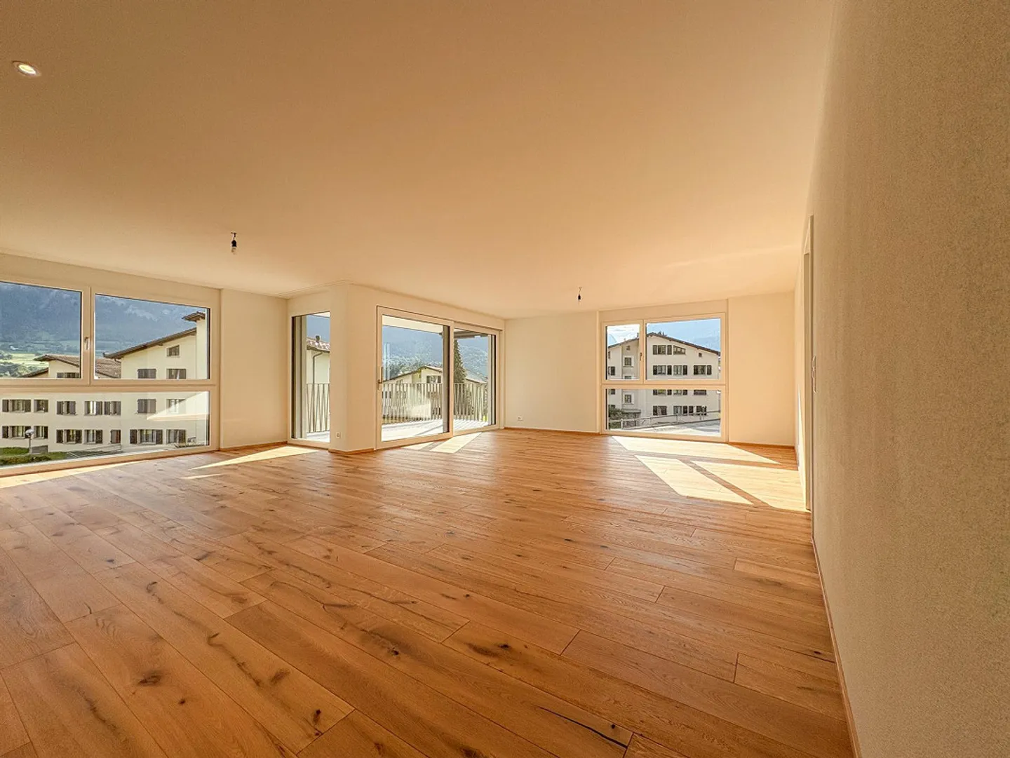 Modernes Familienapartment in Cazis - Foto 1 von 16