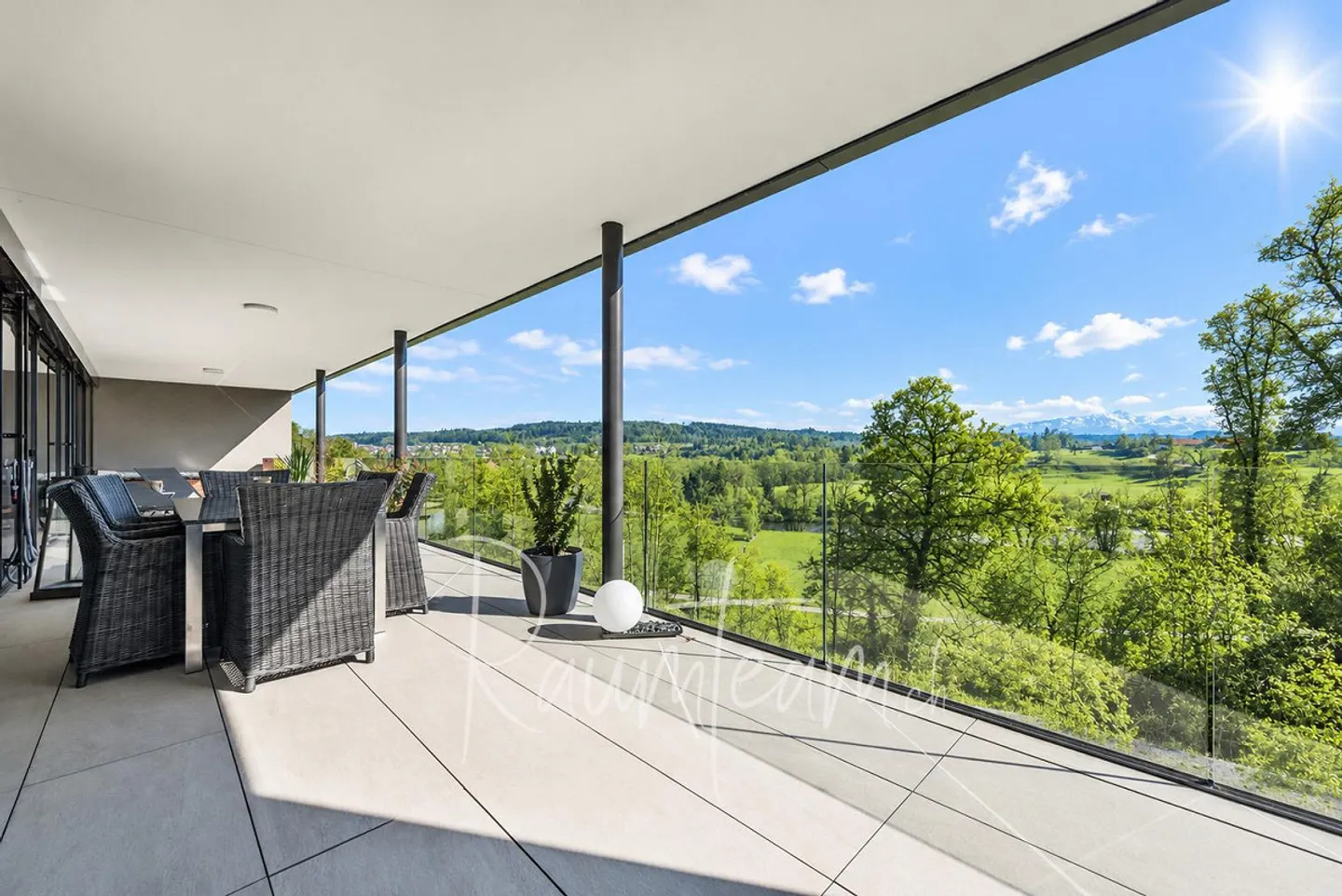 Exklusives Apartment mit Traumhaftem Blick - Foto 5 von 14