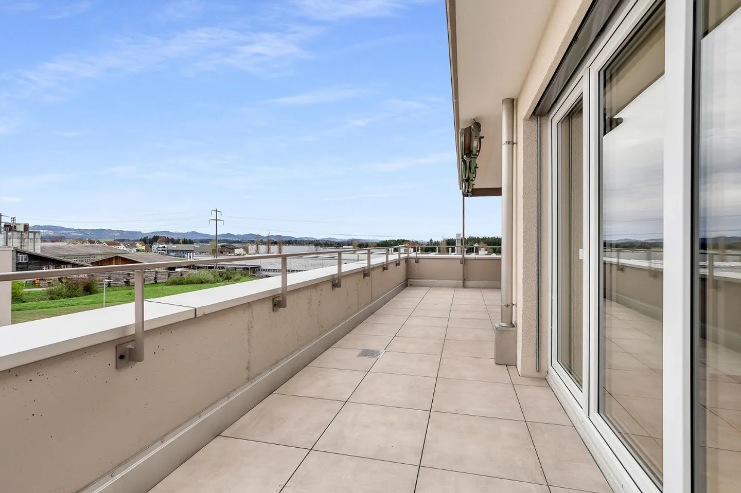 Appartamento attico con grande terrazza e vista panoramica - Foto 11 di 12